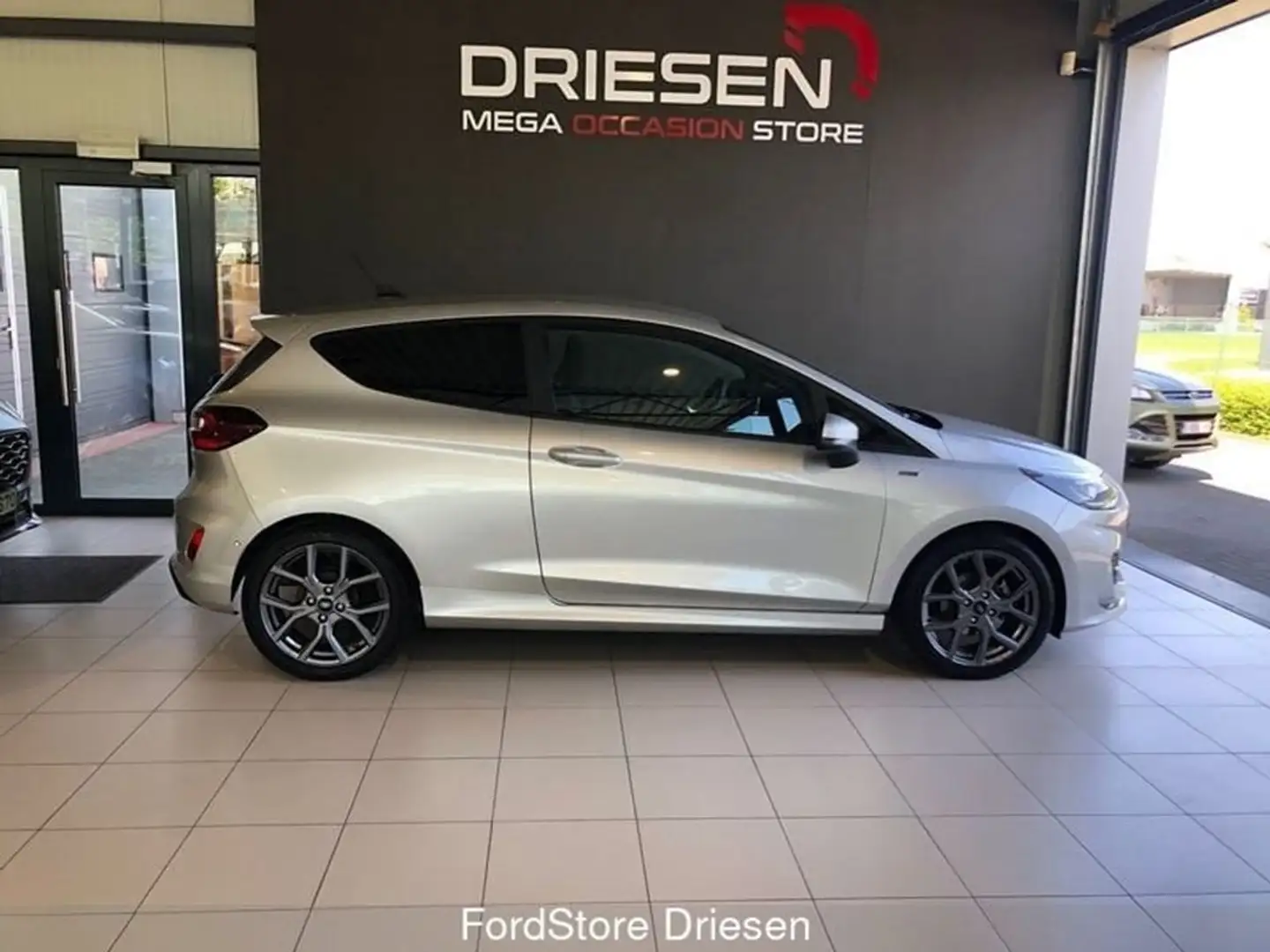 Ford Fiesta EcoBoost ST-Line  BIJ DRIESEN IN BREE   089/461610 Plateado - 1