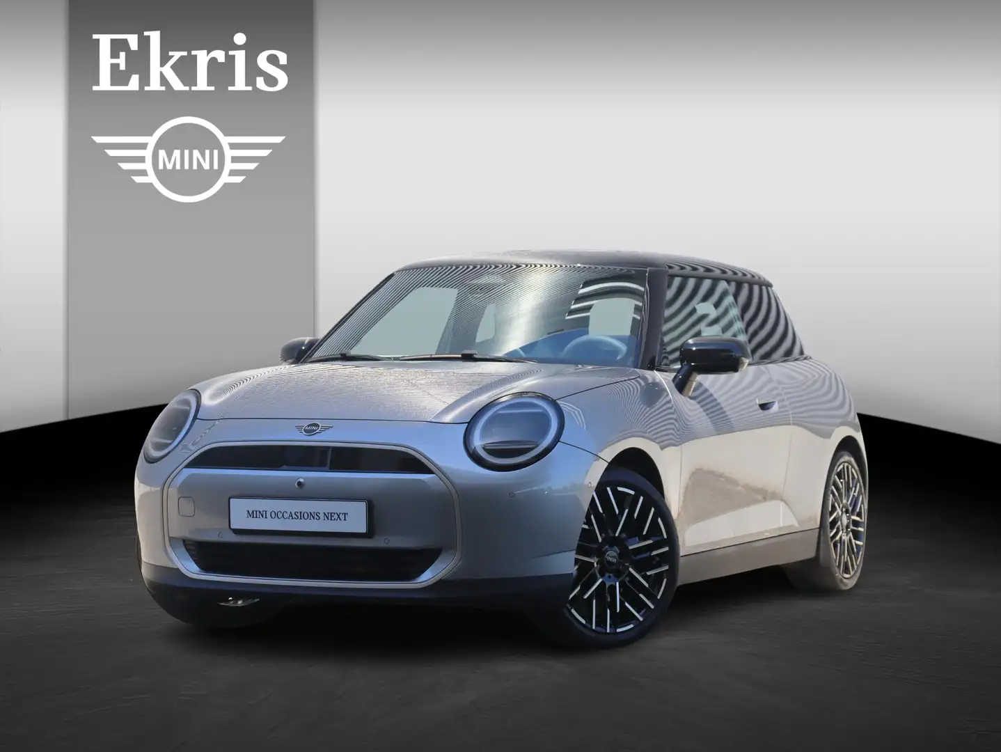 MINI 3-deurs E | Favoured Trim + Pakket L + Panodak + H Gri - 1