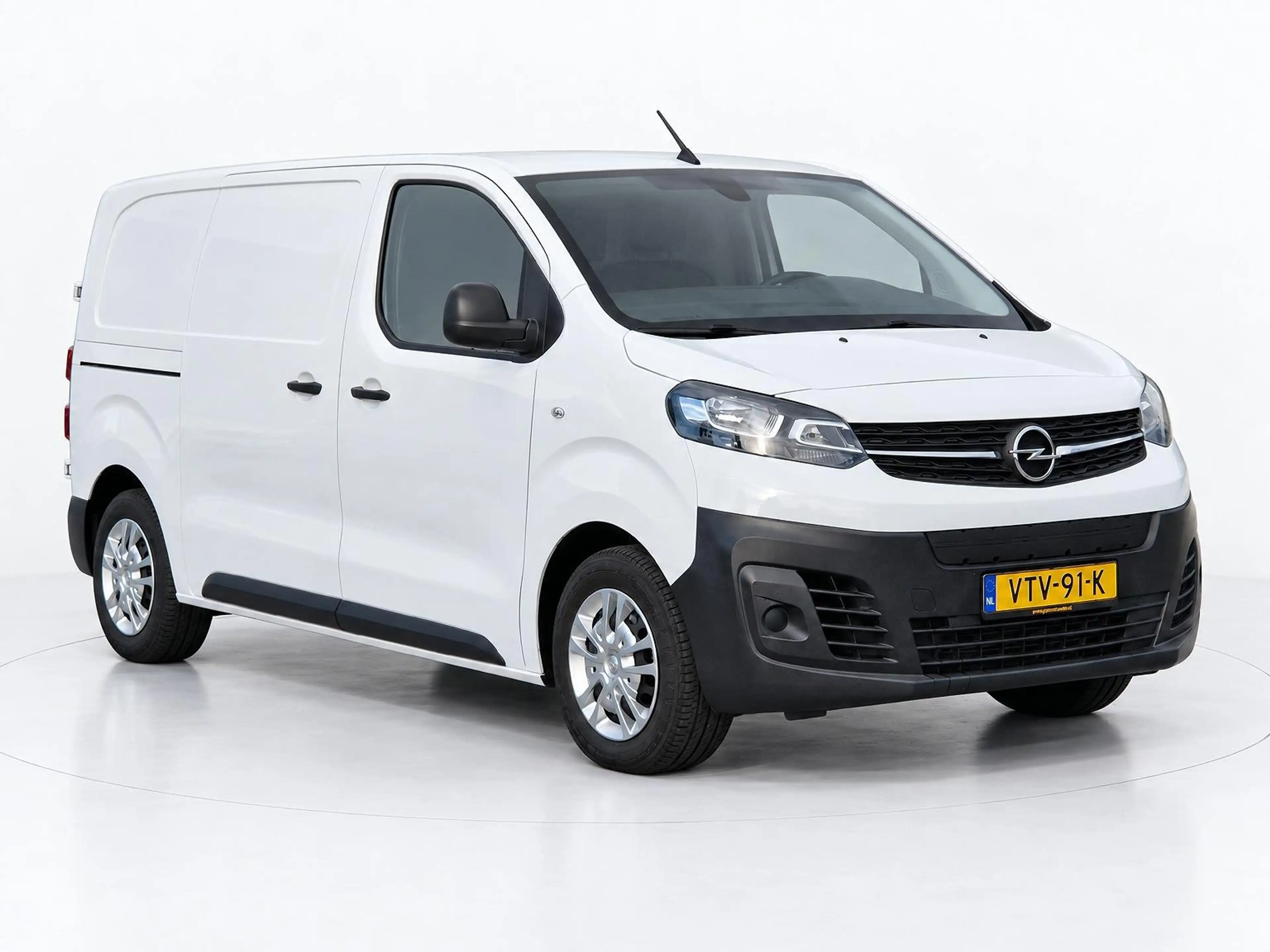 Opel Vivaro-e L2H1 Edition 75 kWh 3-PERS AIRCO CRUISE CARPLAY — photo 24
