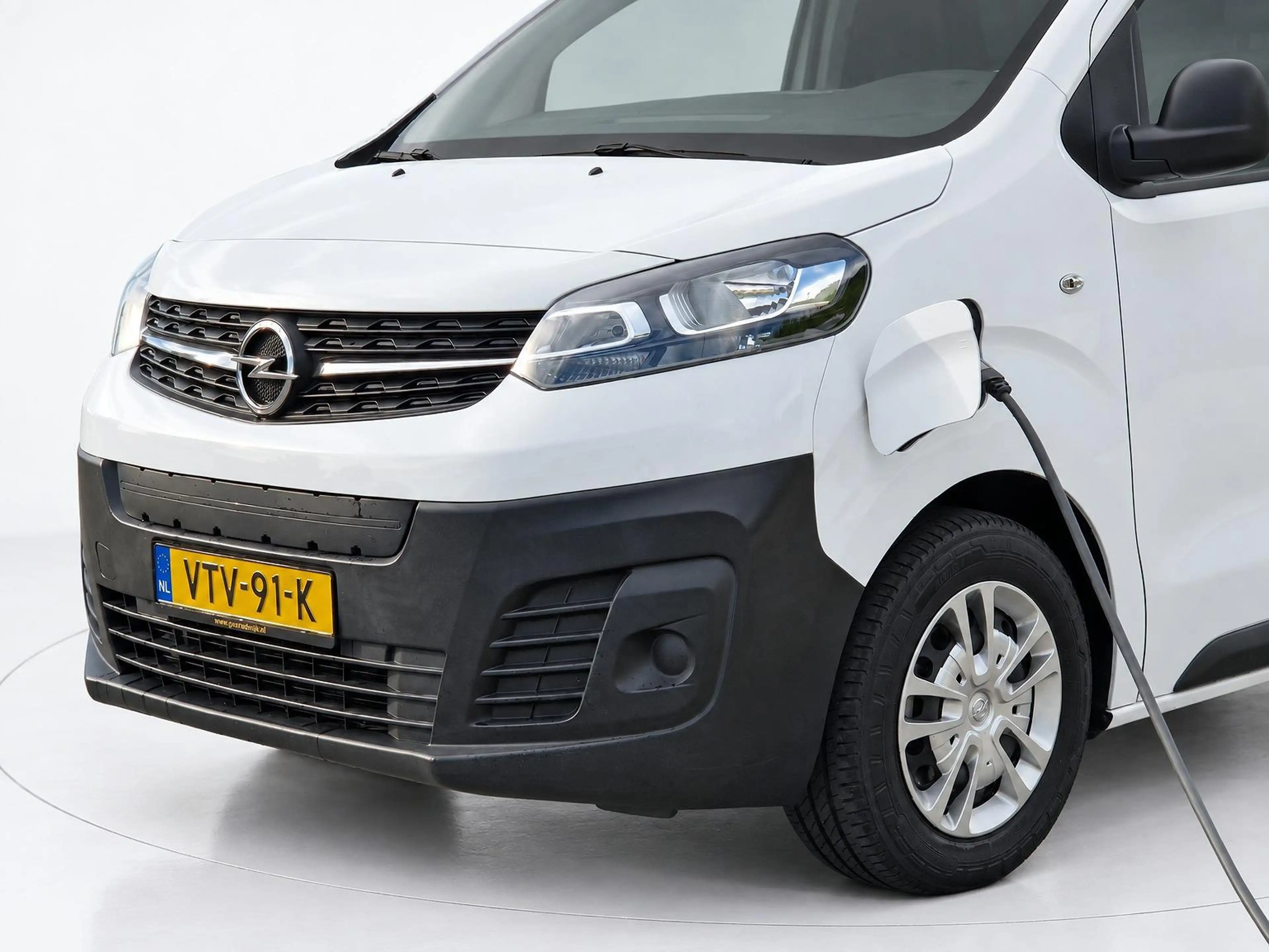 Opel Vivaro-e L2H1 Edition 75 kWh 3-PERS AIRCO CRUISE CARPLAY — photo 2