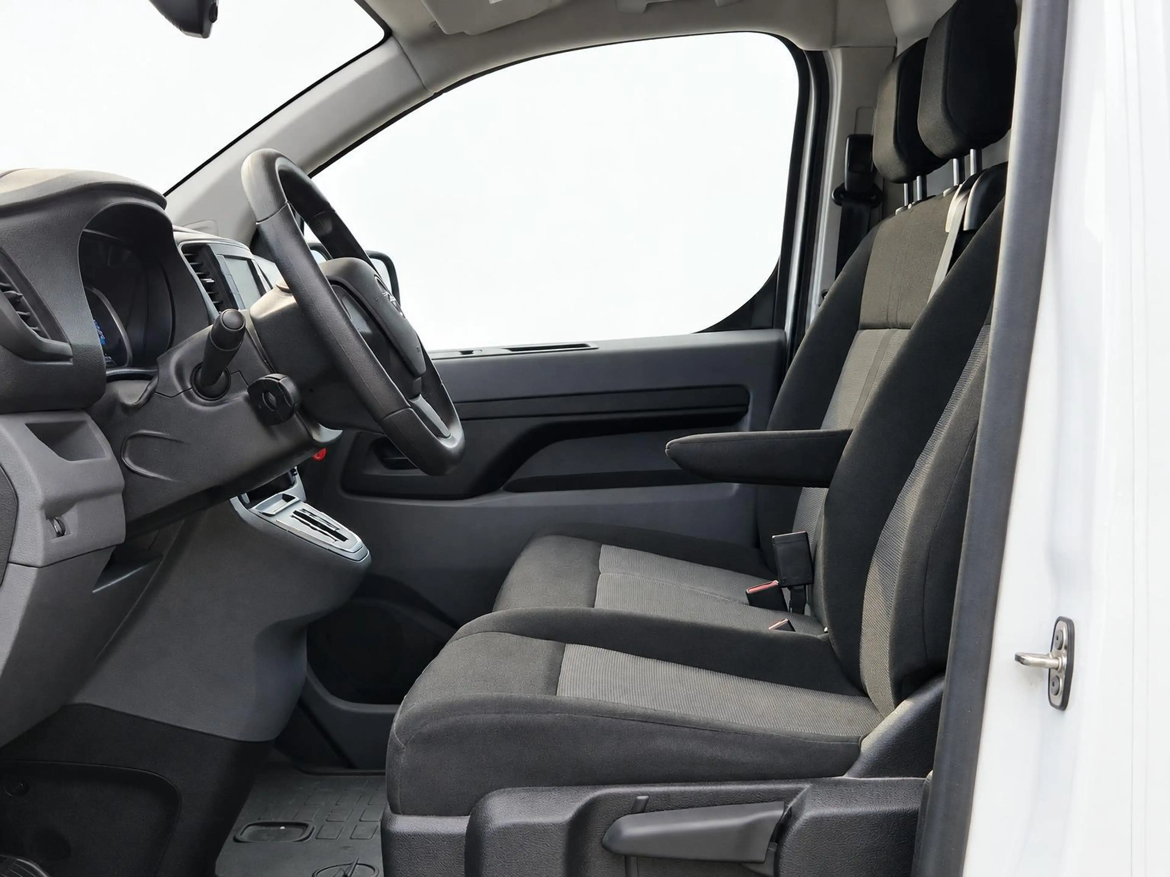 Opel Vivaro-e L2H1 Edition 75 kWh 3-PERS AIRCO CRUISE CARPLAY — photo 6