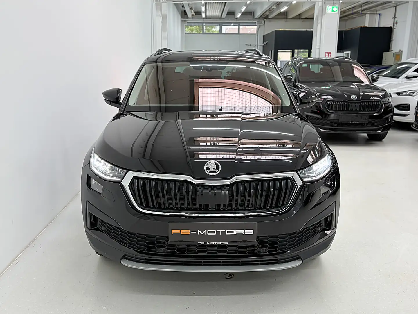 Skoda Kodiaq 2.0 TDI DSG LED AHK NAVI Schwarz - 2
