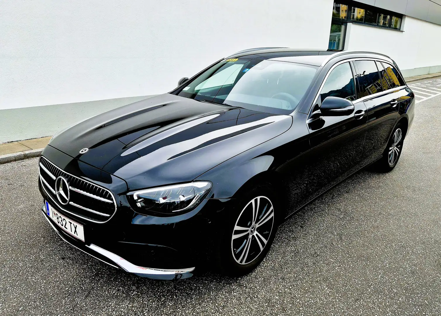 Mercedes-Benz E 220 E 220 d T 4Matic Aut. Schwarz - 1