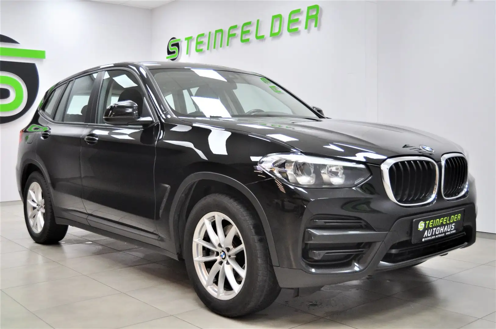 BMW X3 xDrive 20 d / NAVI / SHZ Zwart - 1