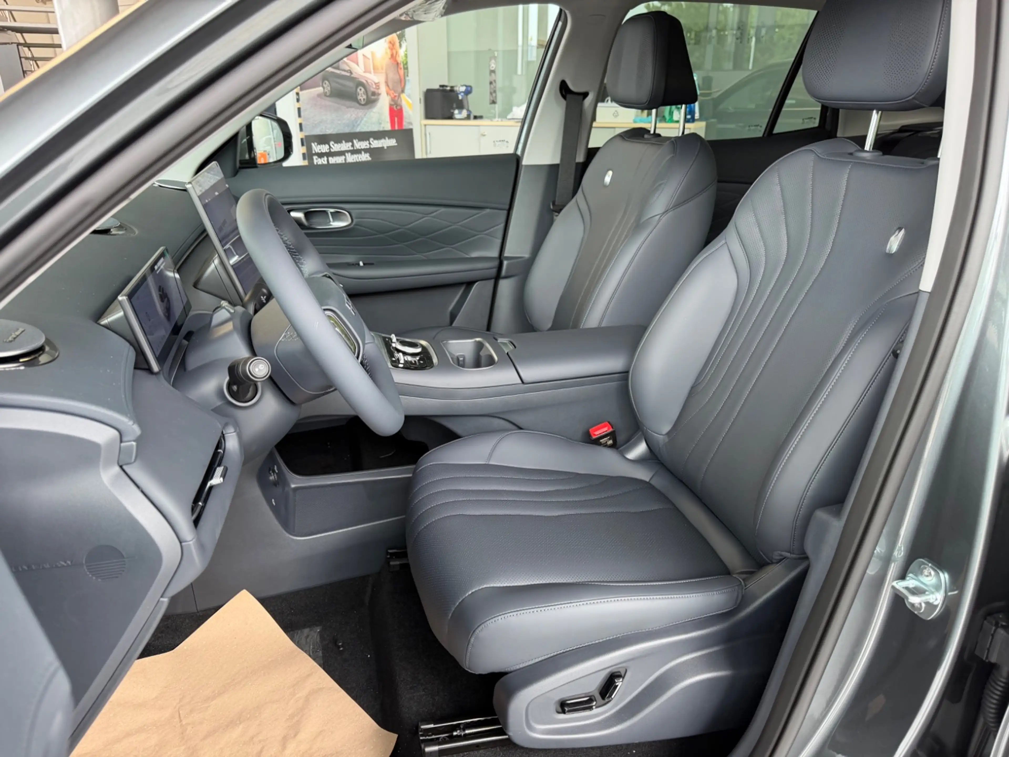 Geely Starray EM-i Max+Pano+Head Up+Massage+LED+Navi — photo 10
