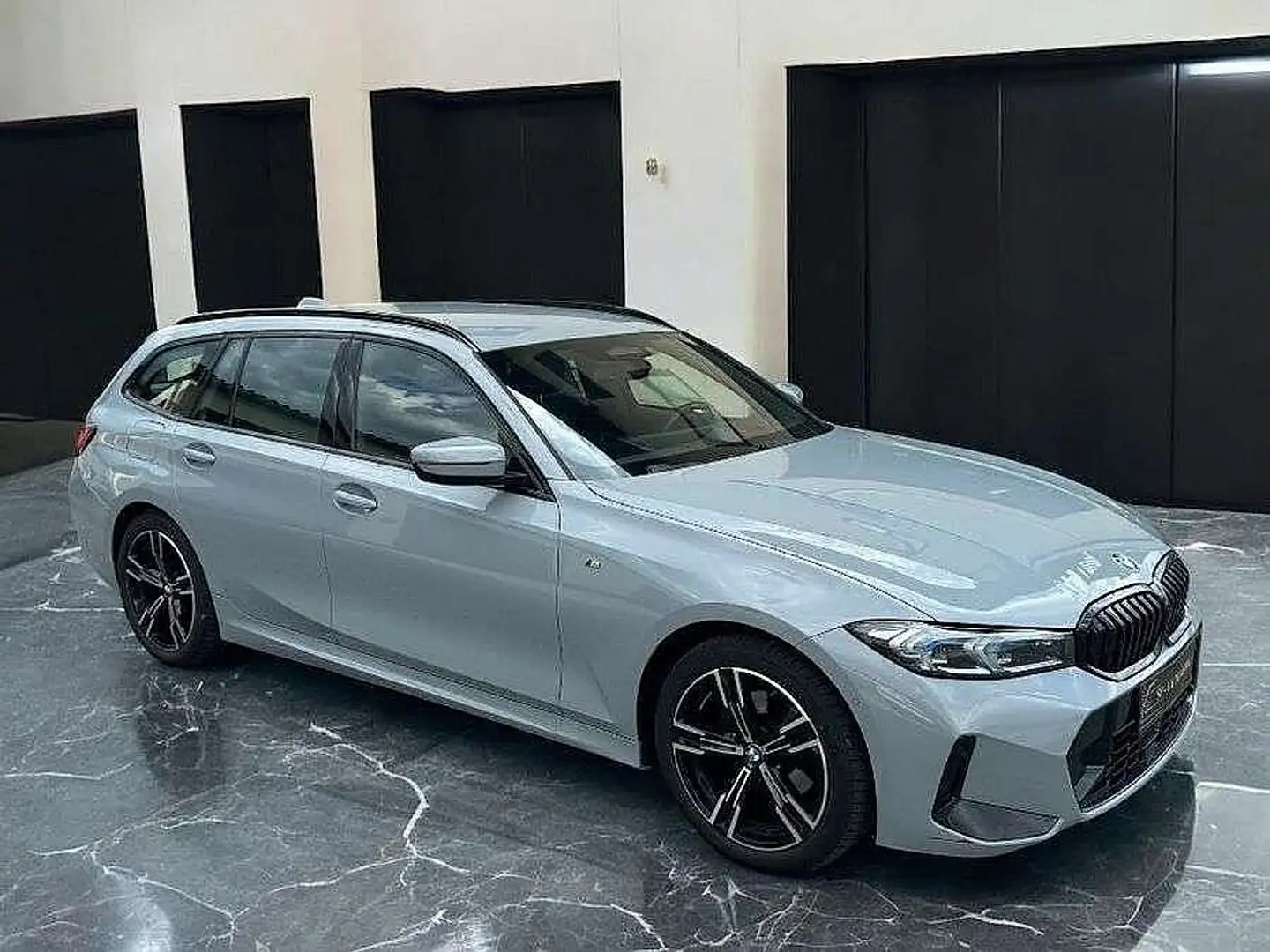 BMW 320 d BMW Baureihe 3 Touring  d xDrive M Sport Conn... Grau - 2