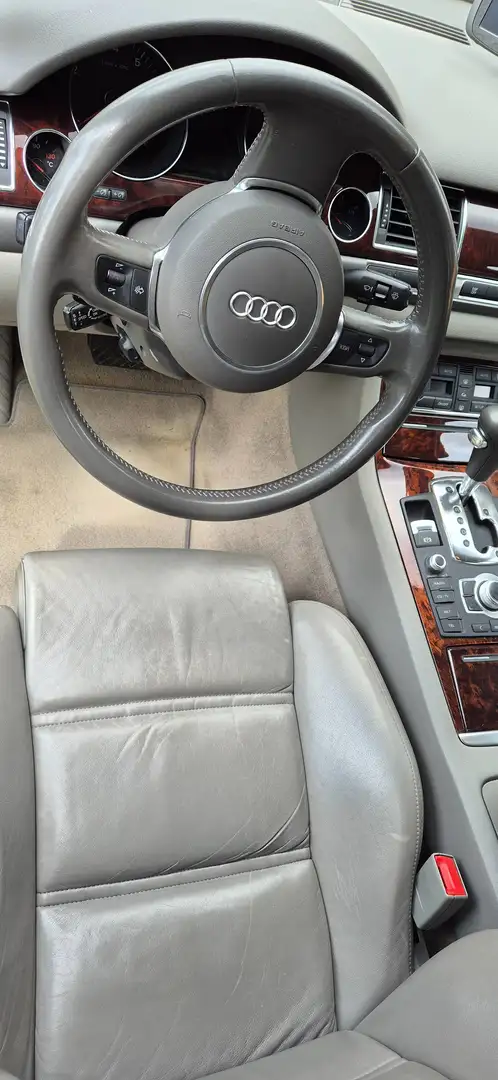 Audi A8 4,2 Quattro Grau - 2
