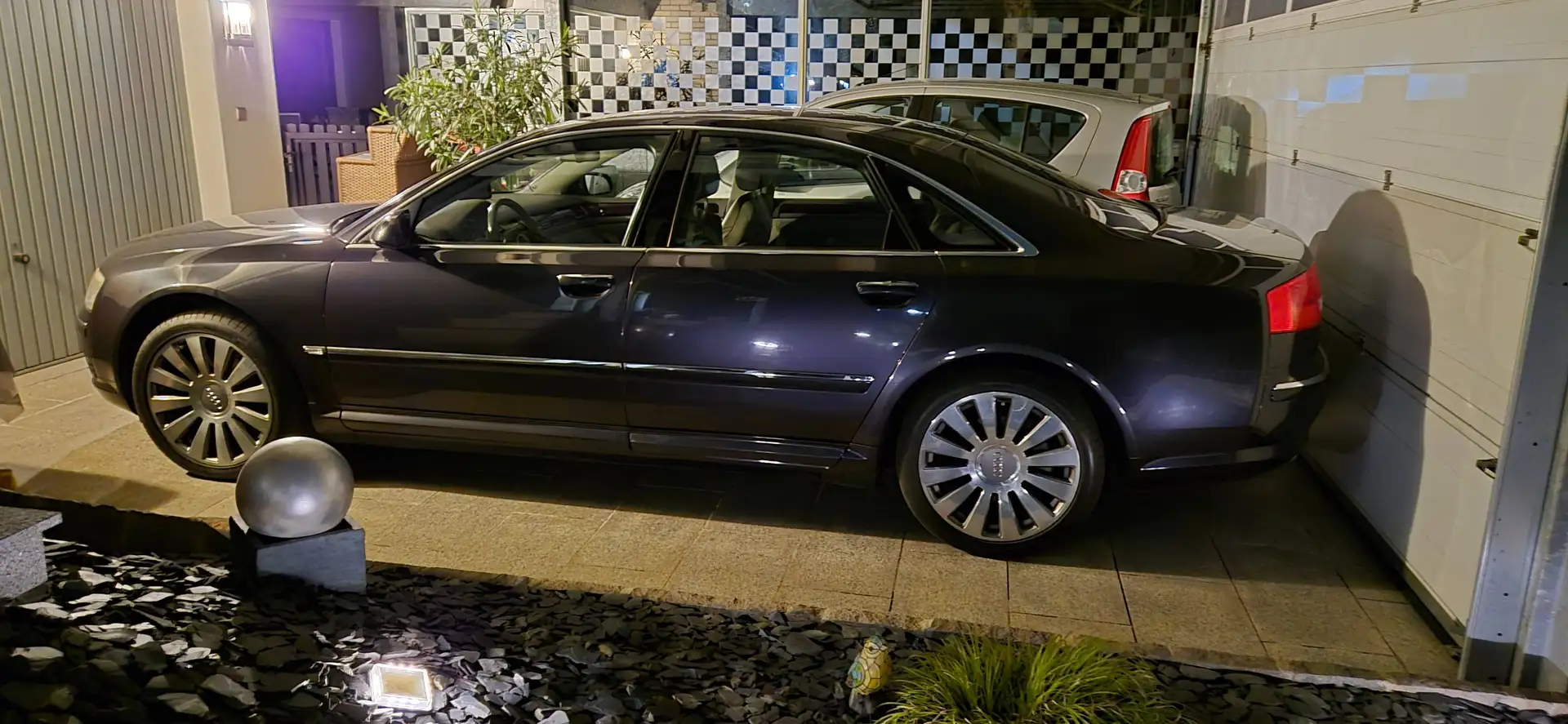 Audi A8 4,2 Quattro Grau - 1