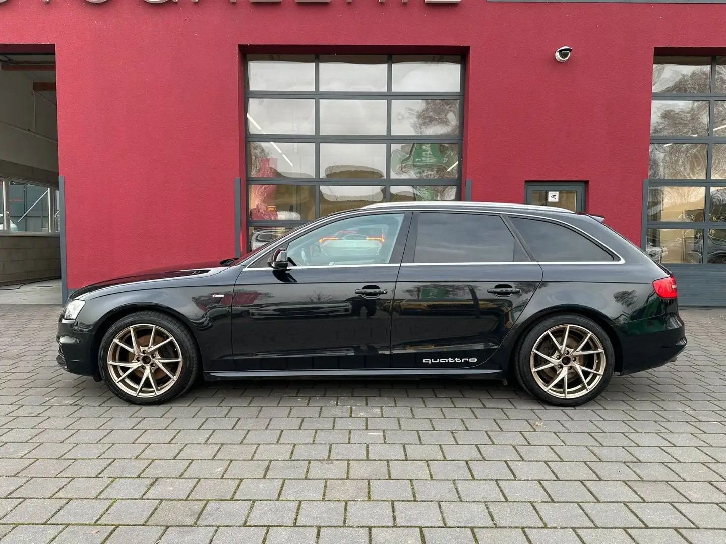 Audi A4 Avant S-Line Sportpaket Plus Quattro/AHK/SHZ/ Noir - 2