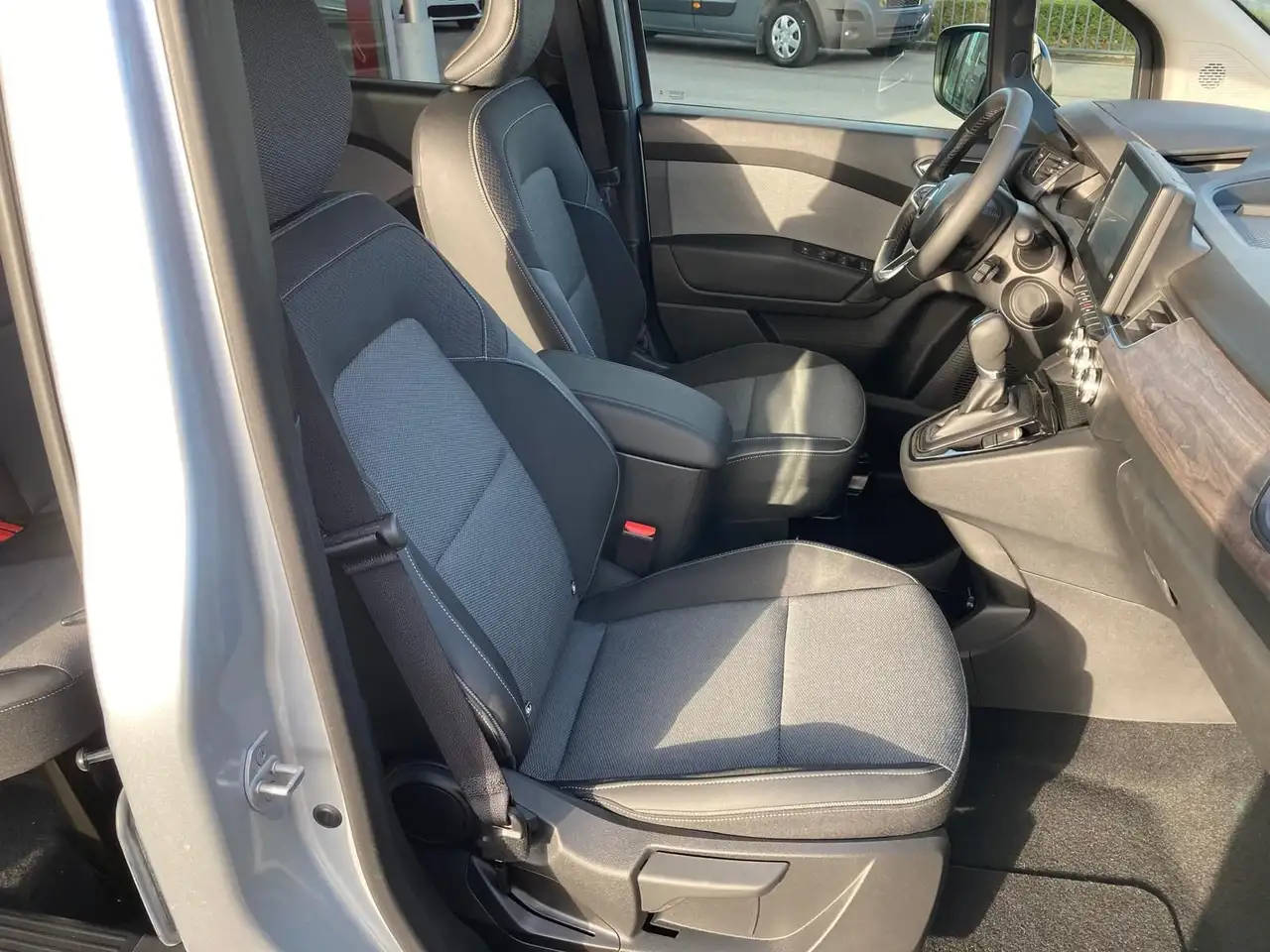 Renault Kangoo Techno TCe 130 EDC 17