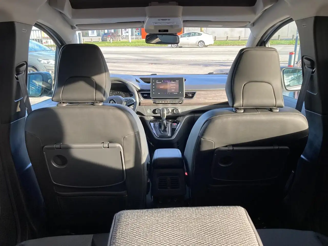 Renault Kangoo Techno TCe 130 EDC 9