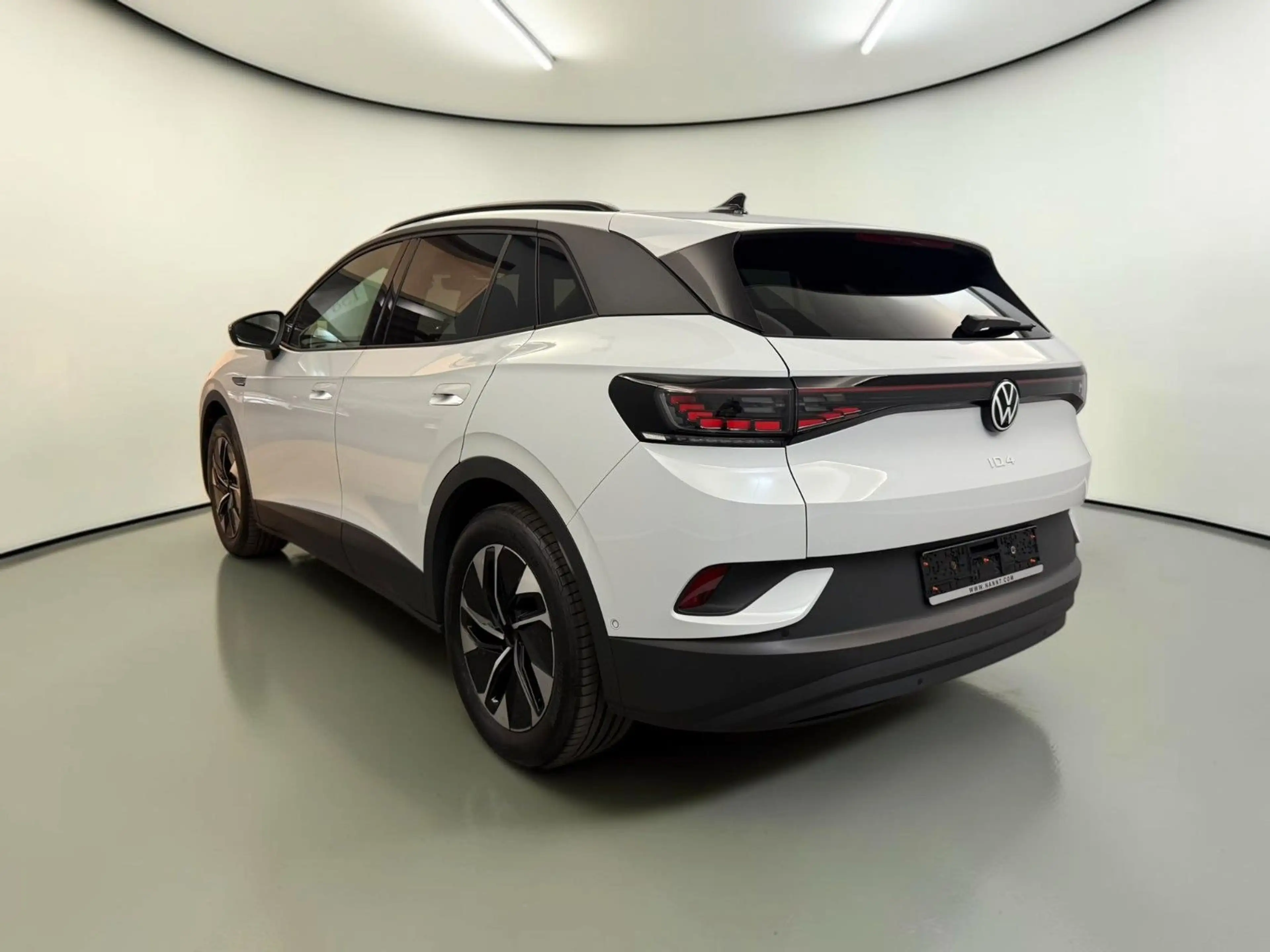 Volkswagen ID.4 Pro 4M 82KWH 195KW ACC*AHK*WÄRMEPUMPE*LED — photo 6