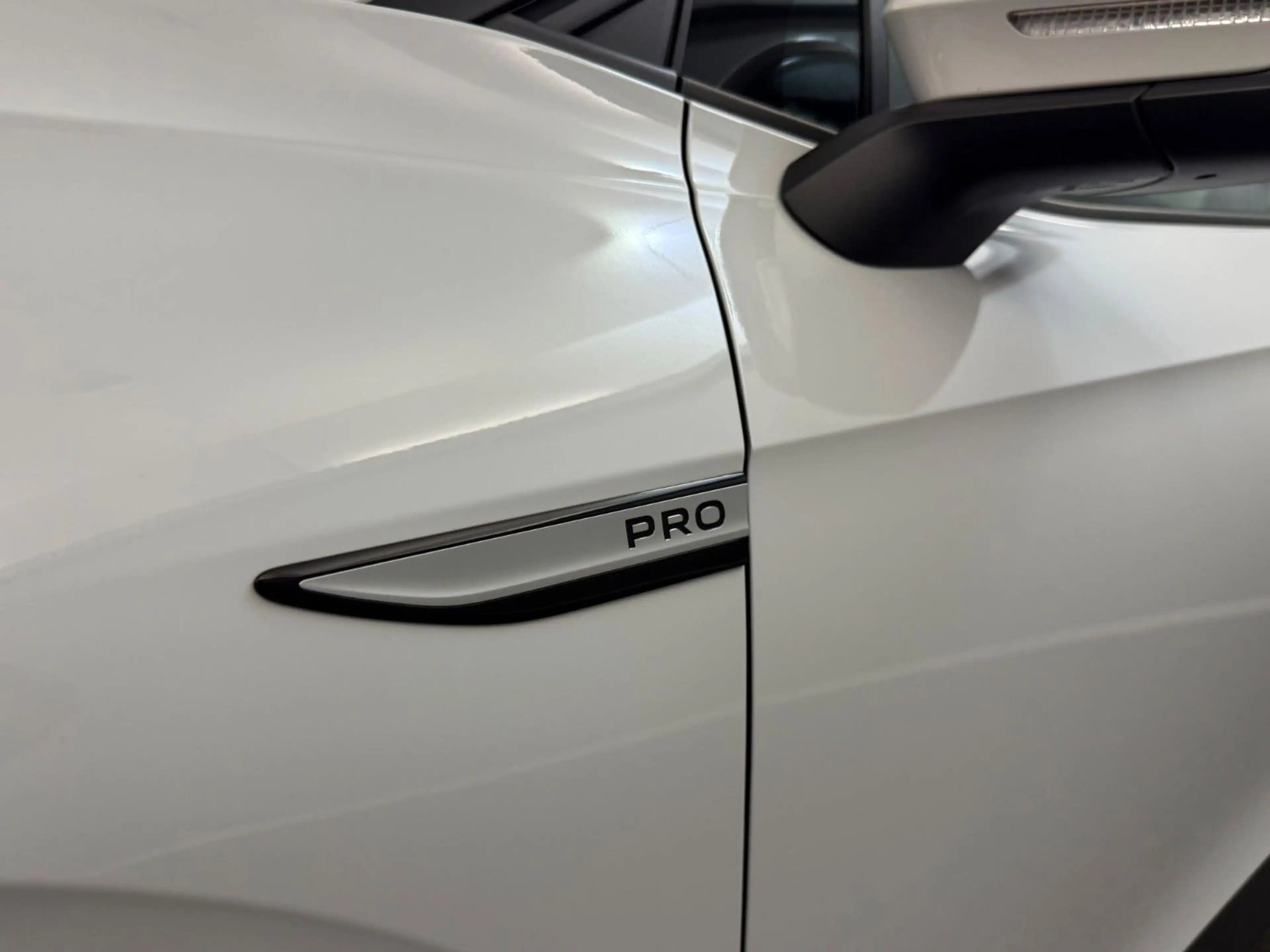 Volkswagen ID.4 Pro 4M 82KWH 195KW ACC*AHK*WÄRMEPUMPE*LED — photo 5