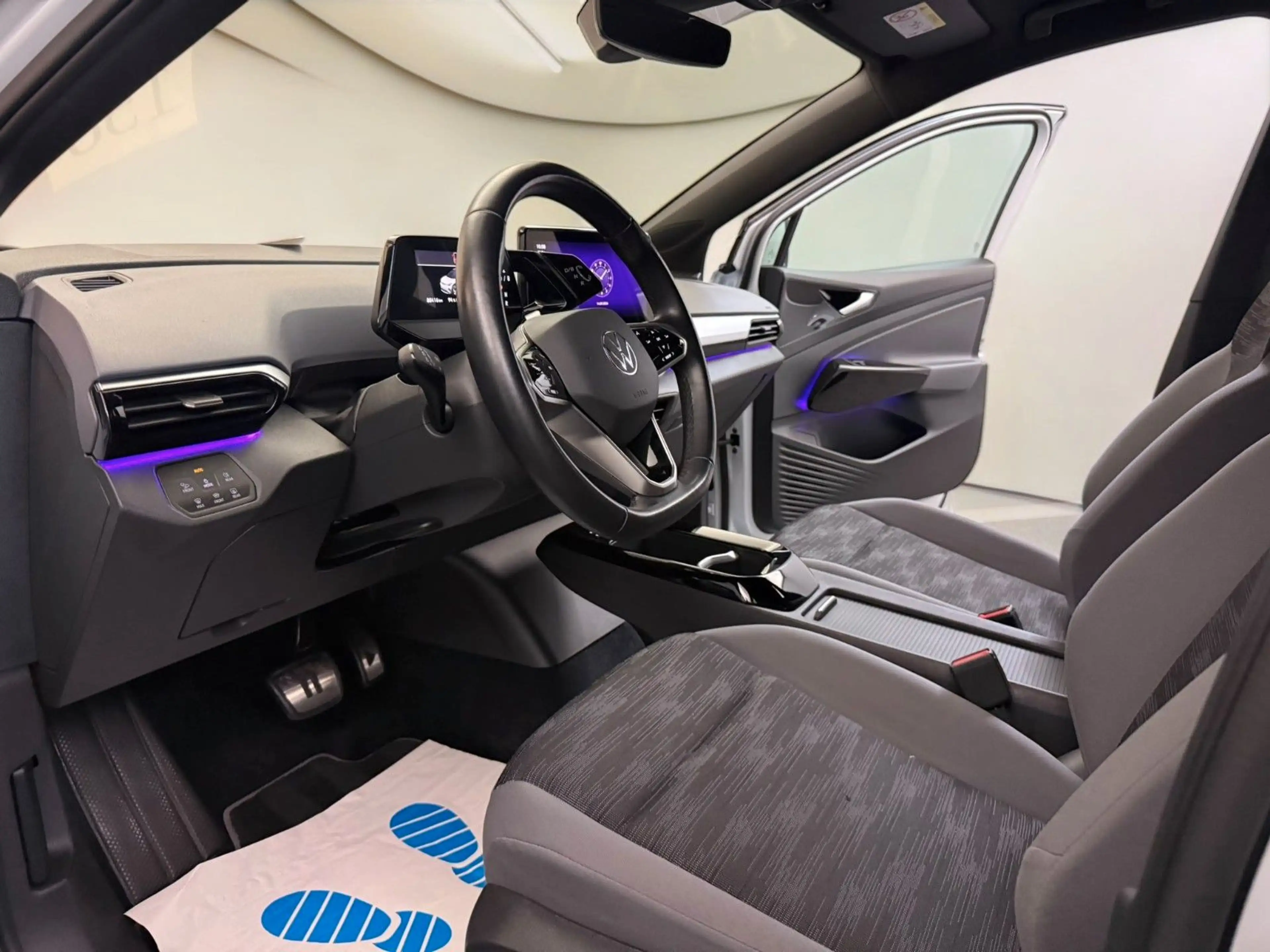 Volkswagen ID.4 Pro 4M 82KWH 195KW ACC*AHK*WÄRMEPUMPE*LED — photo 10
