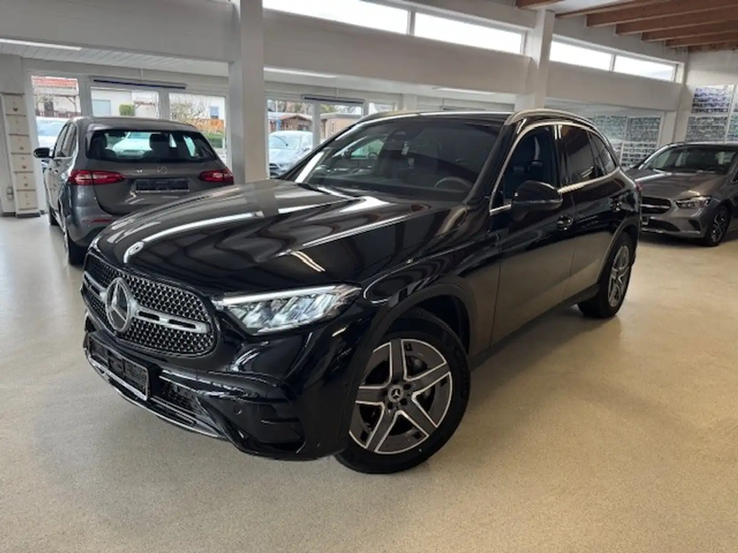 Mercedes-Benz GLC 300 d 4 M AMG+Pano+AHK+Memory+Winter-P.+ Klima Navi Gris - 2