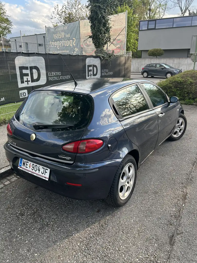 Alfa Romeo 147 1,6 Twin Spark Distinctive - 2