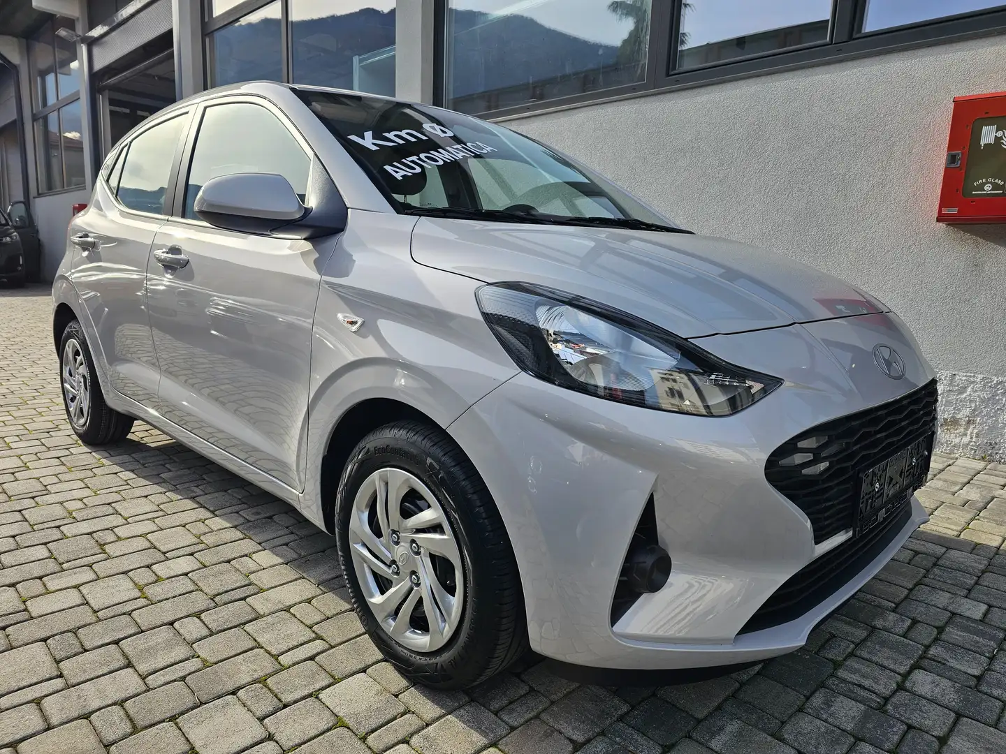 Hyundai i10 1.0 COMFORT AUTOMATICA 67 CV Grigio - 1