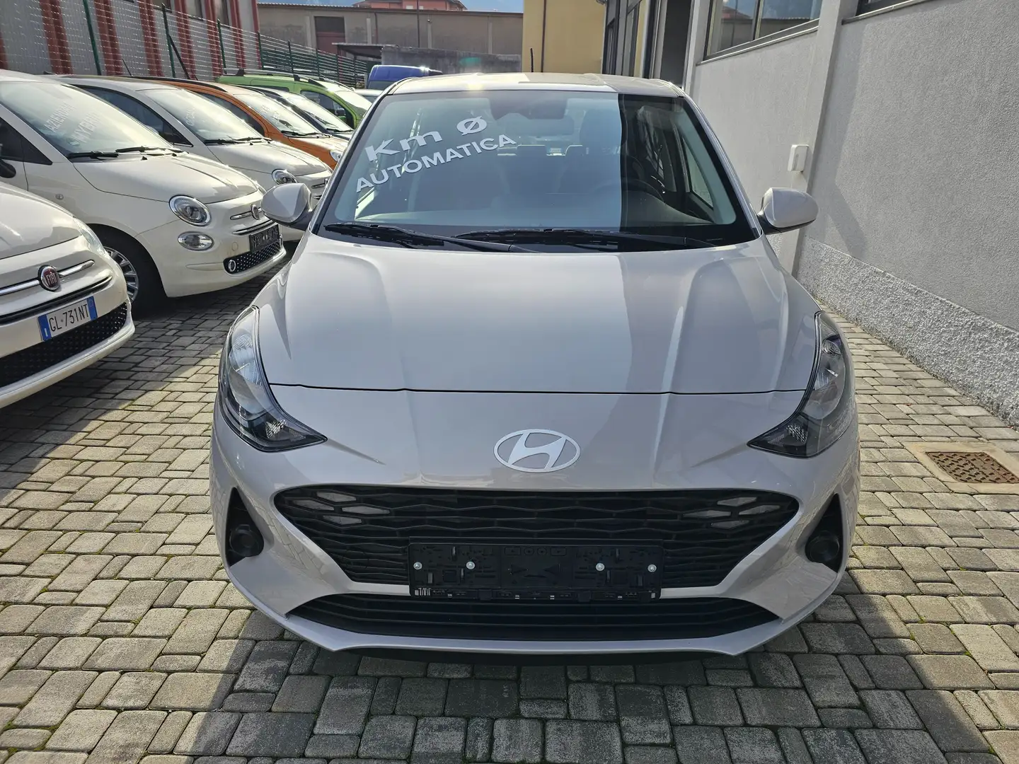 Hyundai i10 1.0 COMFORT AUTOMATICA 67 CV Grigio - 2