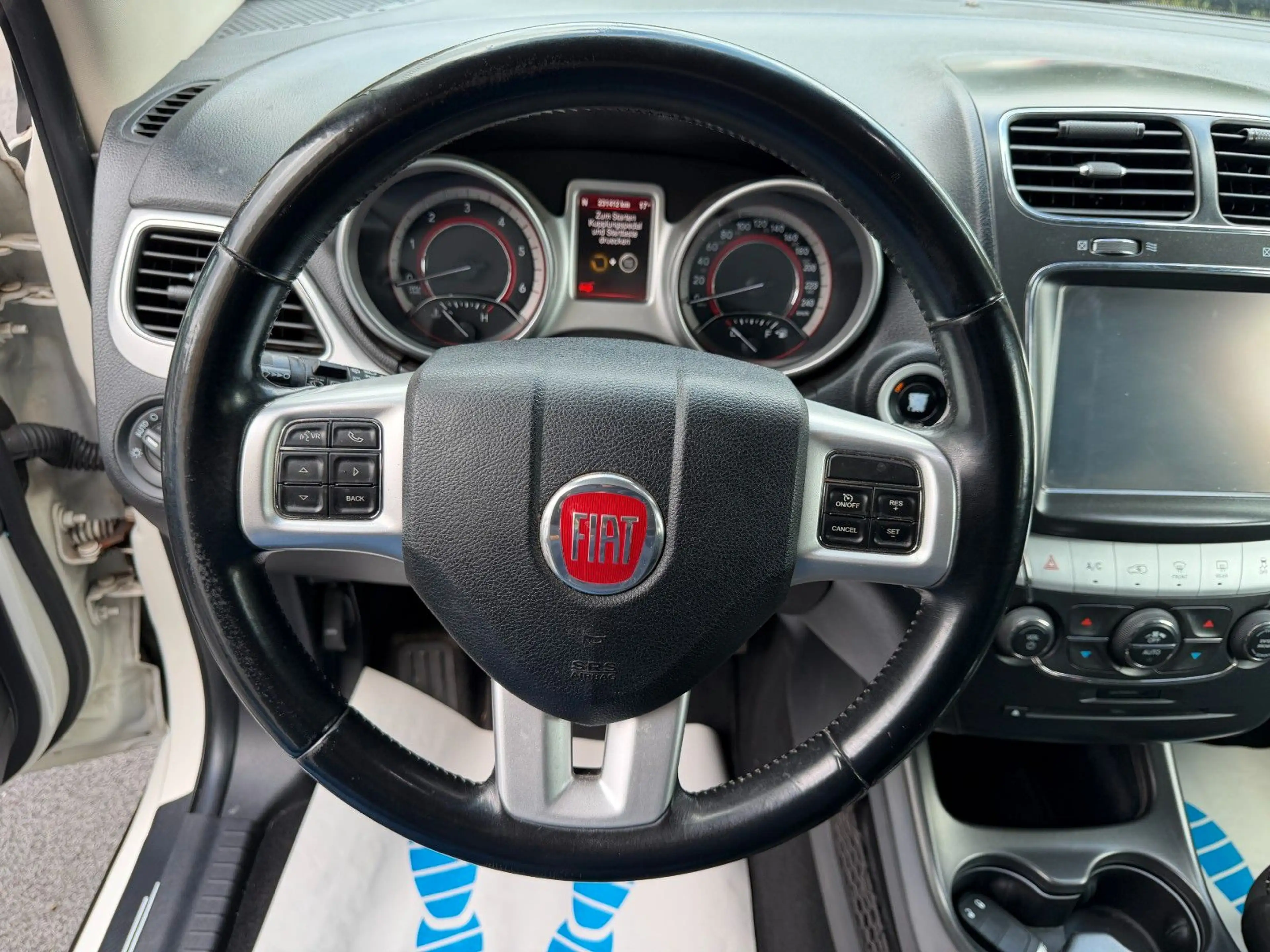 Fiat Freemont AHK/PDC/ALLWETTER/7-SITZER/TÜV 05.2028 — photo 13