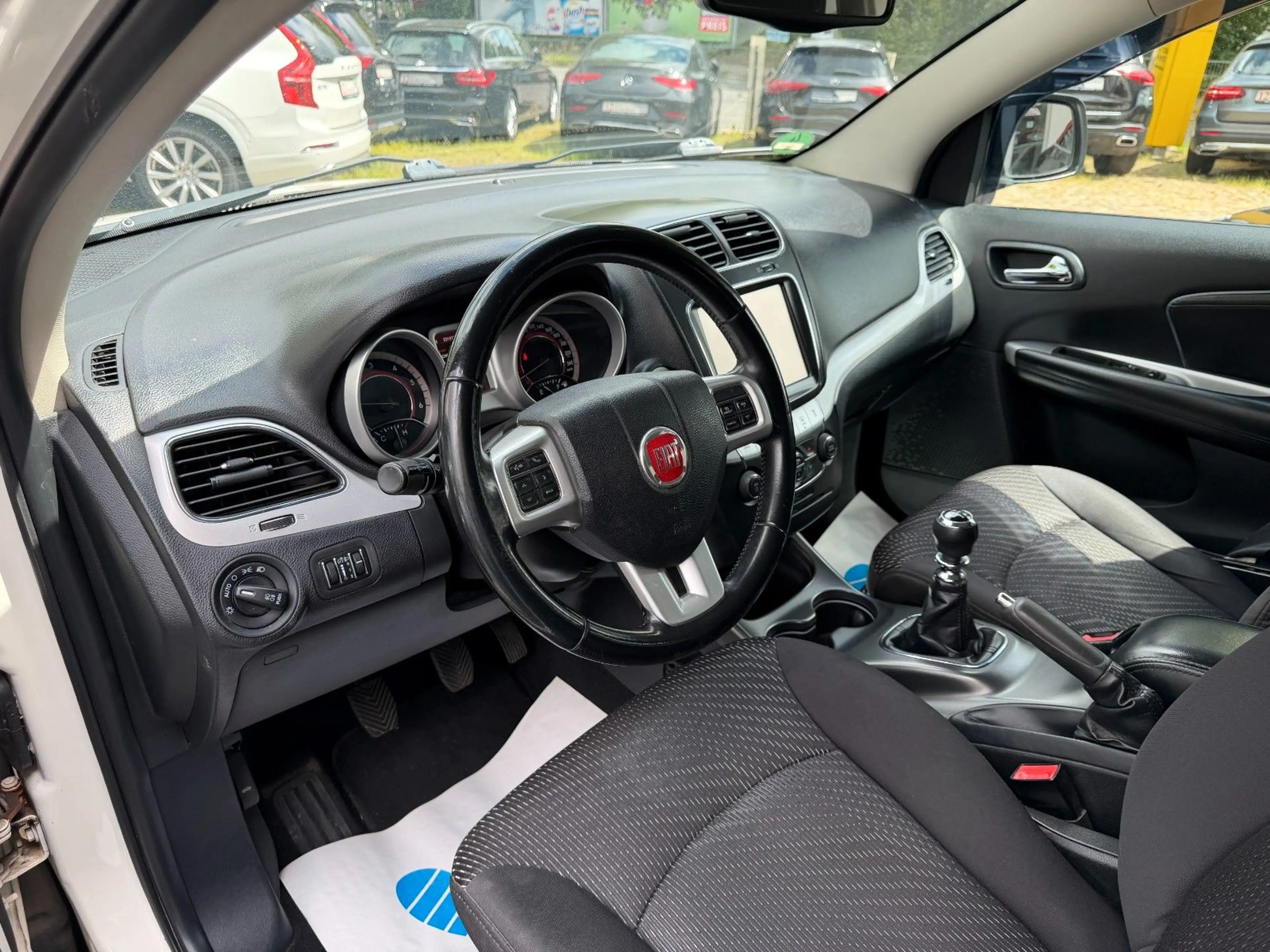 Fiat Freemont AHK/PDC/ALLWETTER/7-SITZER/TÜV 05.2028 — photo 11