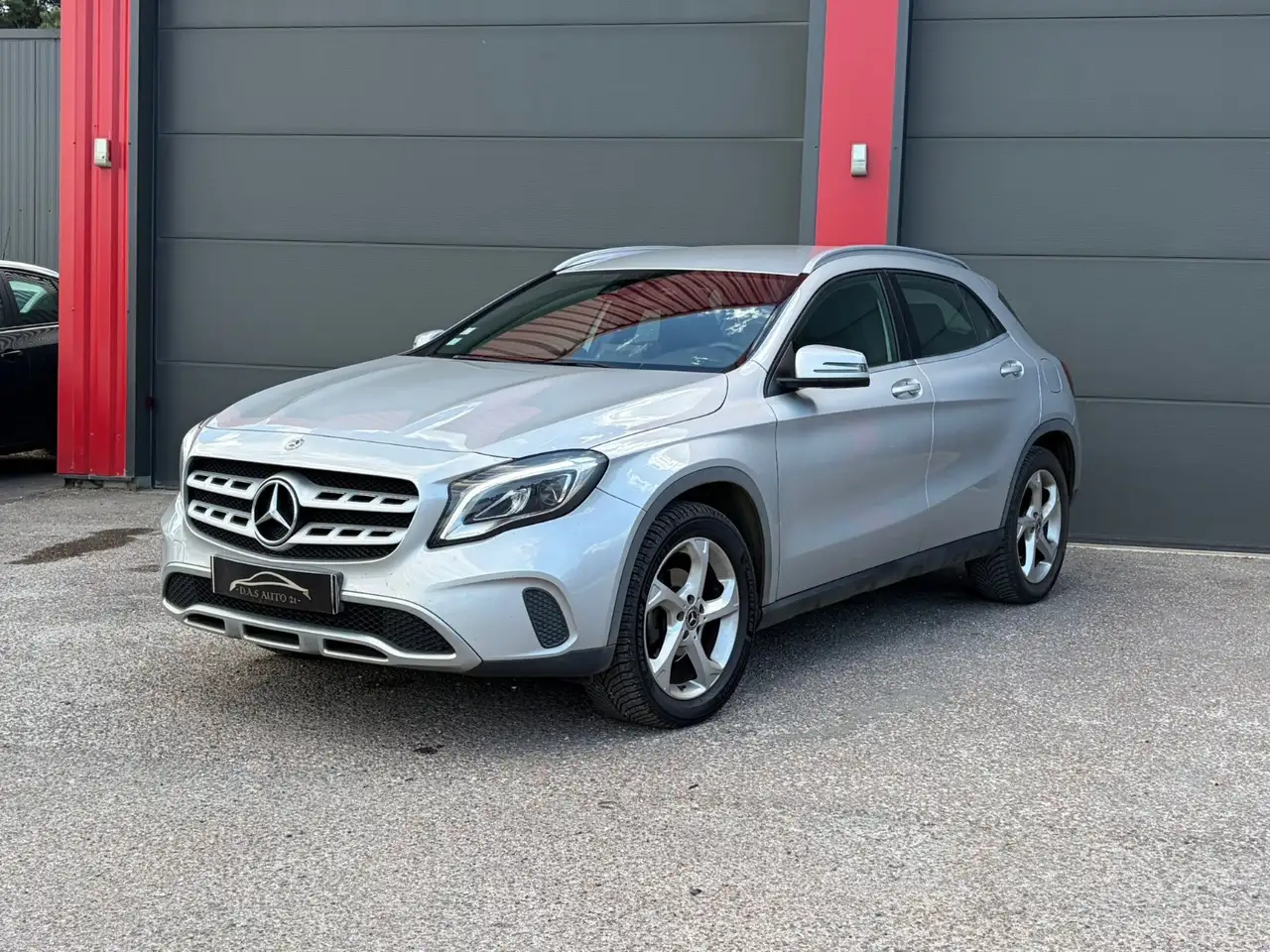 Mercedes-Benz GLA 220