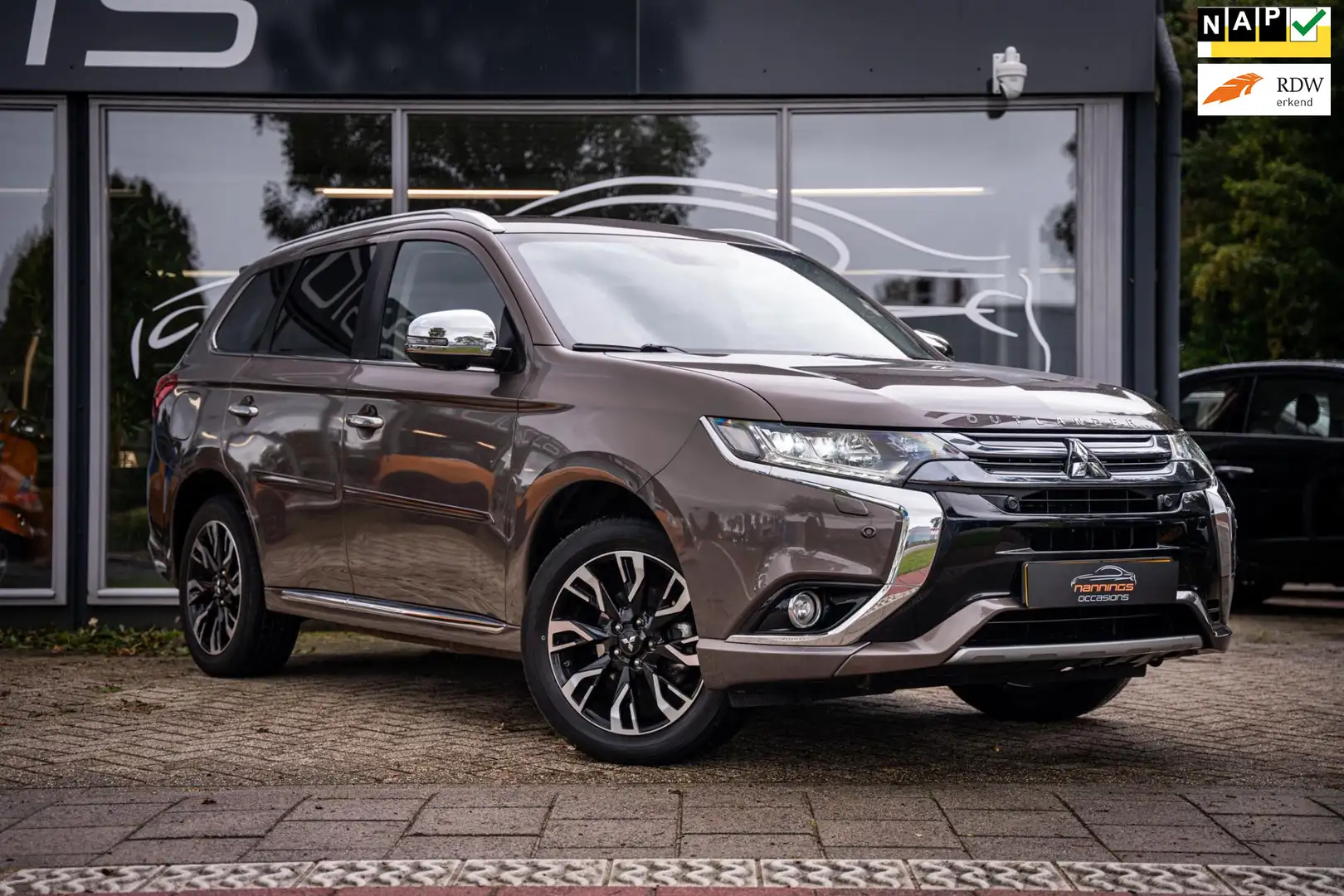 Mitsubishi Outlander 2.0 PHEV instyle+|Adaptive Cruise|Massage|360 Cam| Bruin - 1