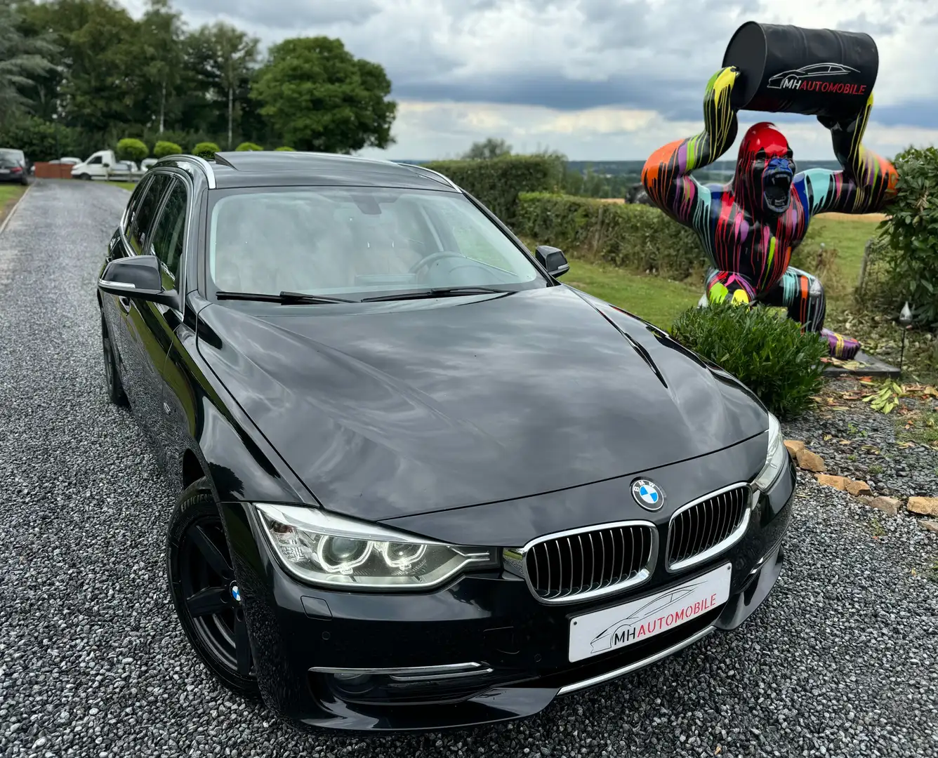 BMW 318 Touring 318d // LUXURY LINE Černá - 2