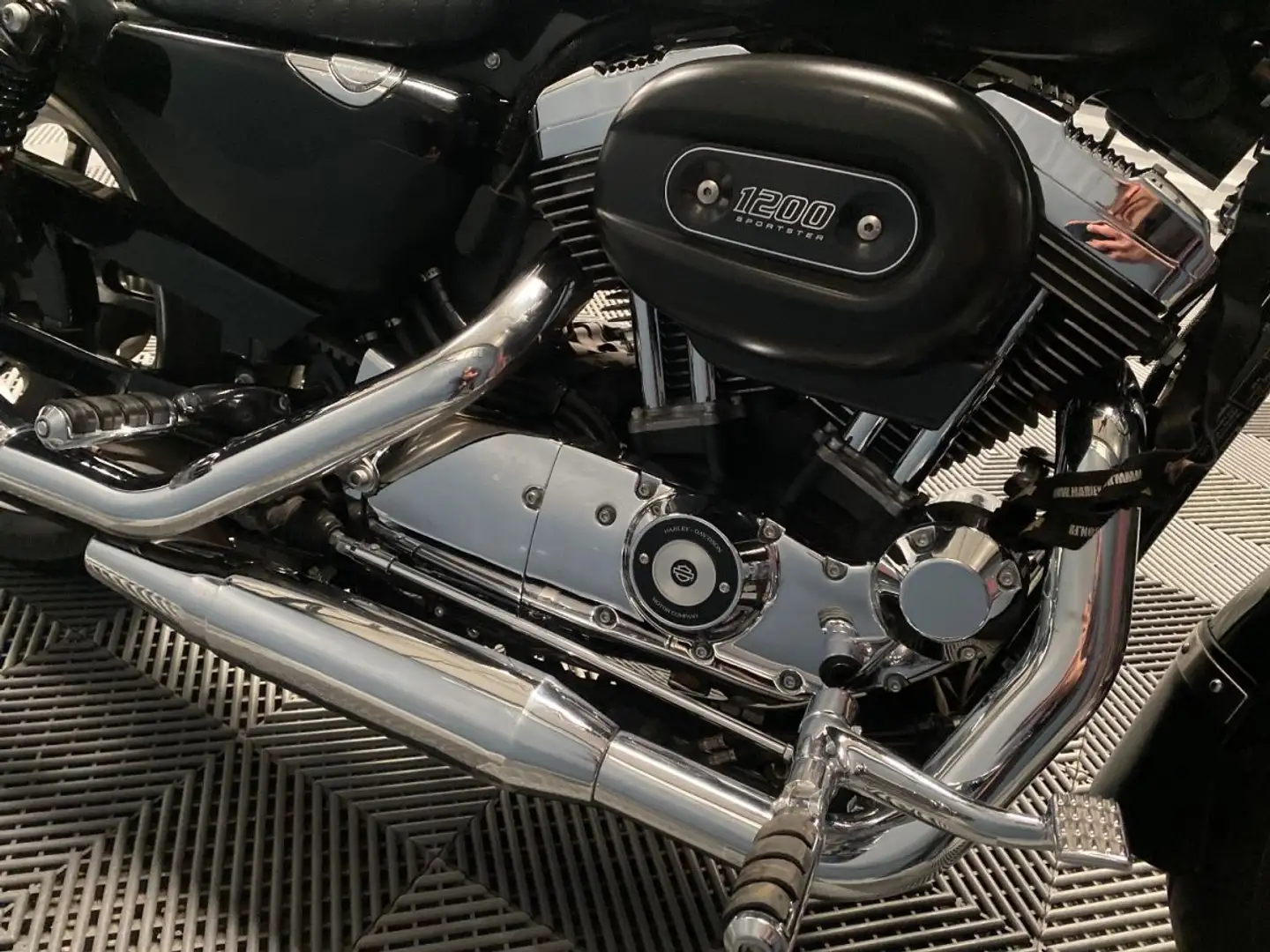 Harley-Davidson Sportster 1200 XL Noir - 2