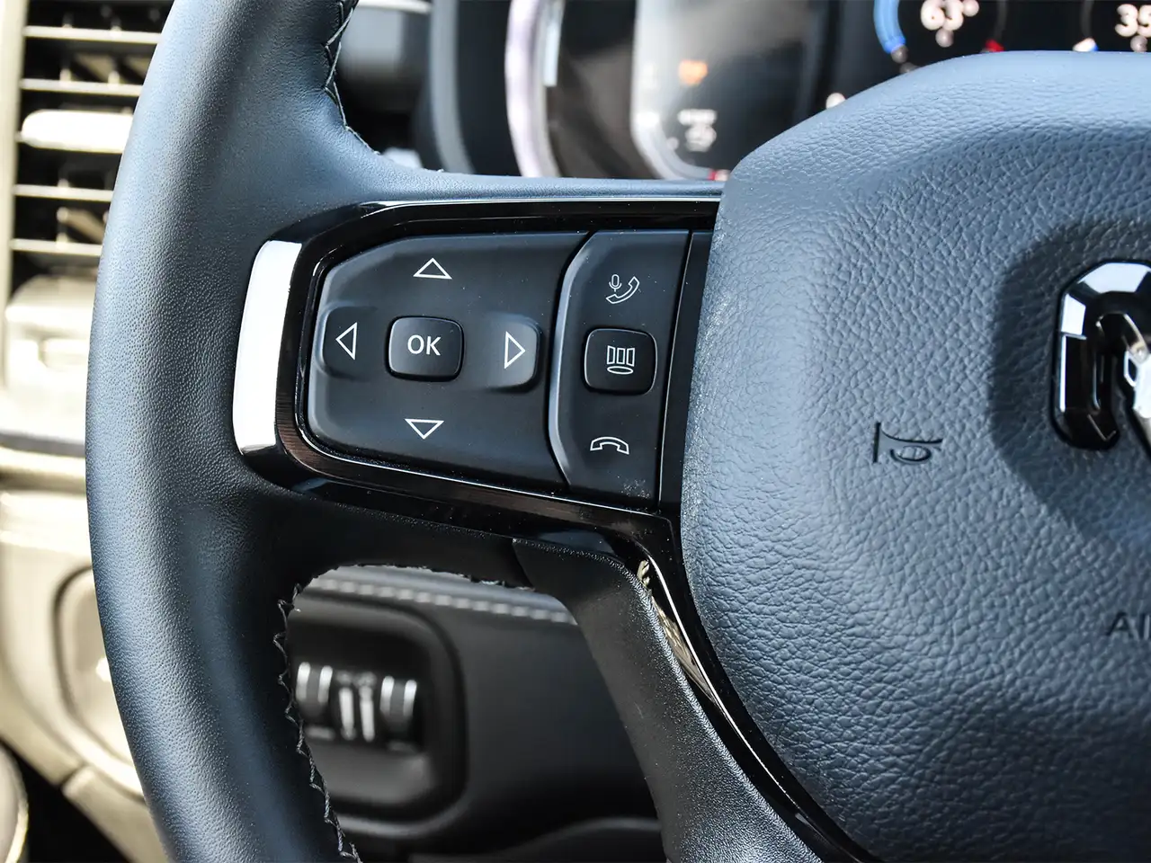 RAM 2500 снимка RAM 2500