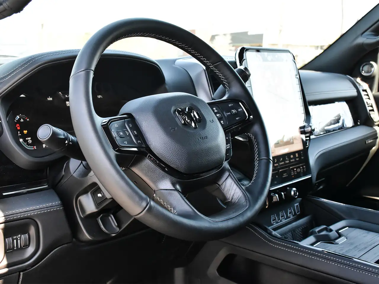 RAM 2500 снимка RAM 2500