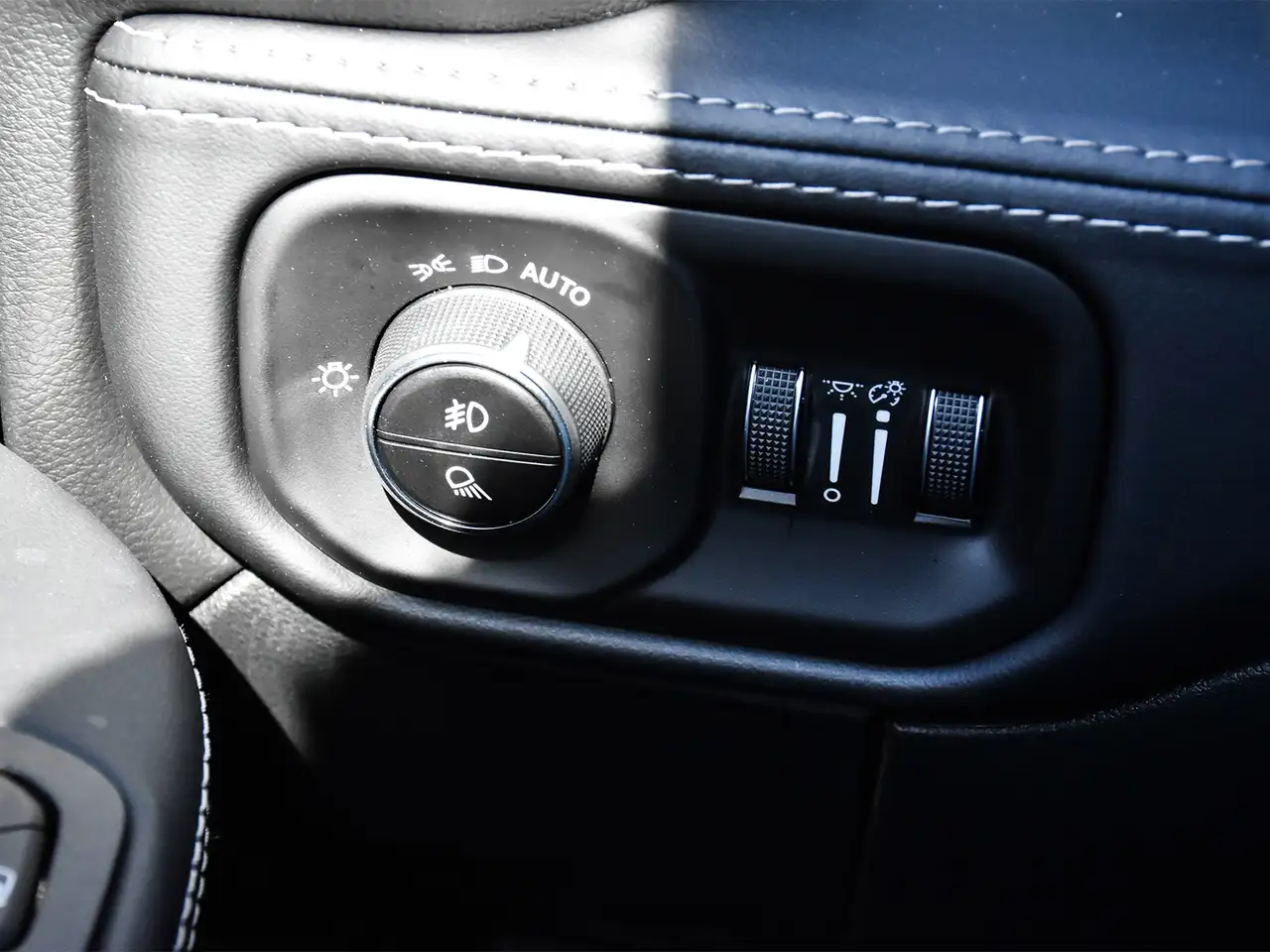 RAM 2500 снимка RAM 2500