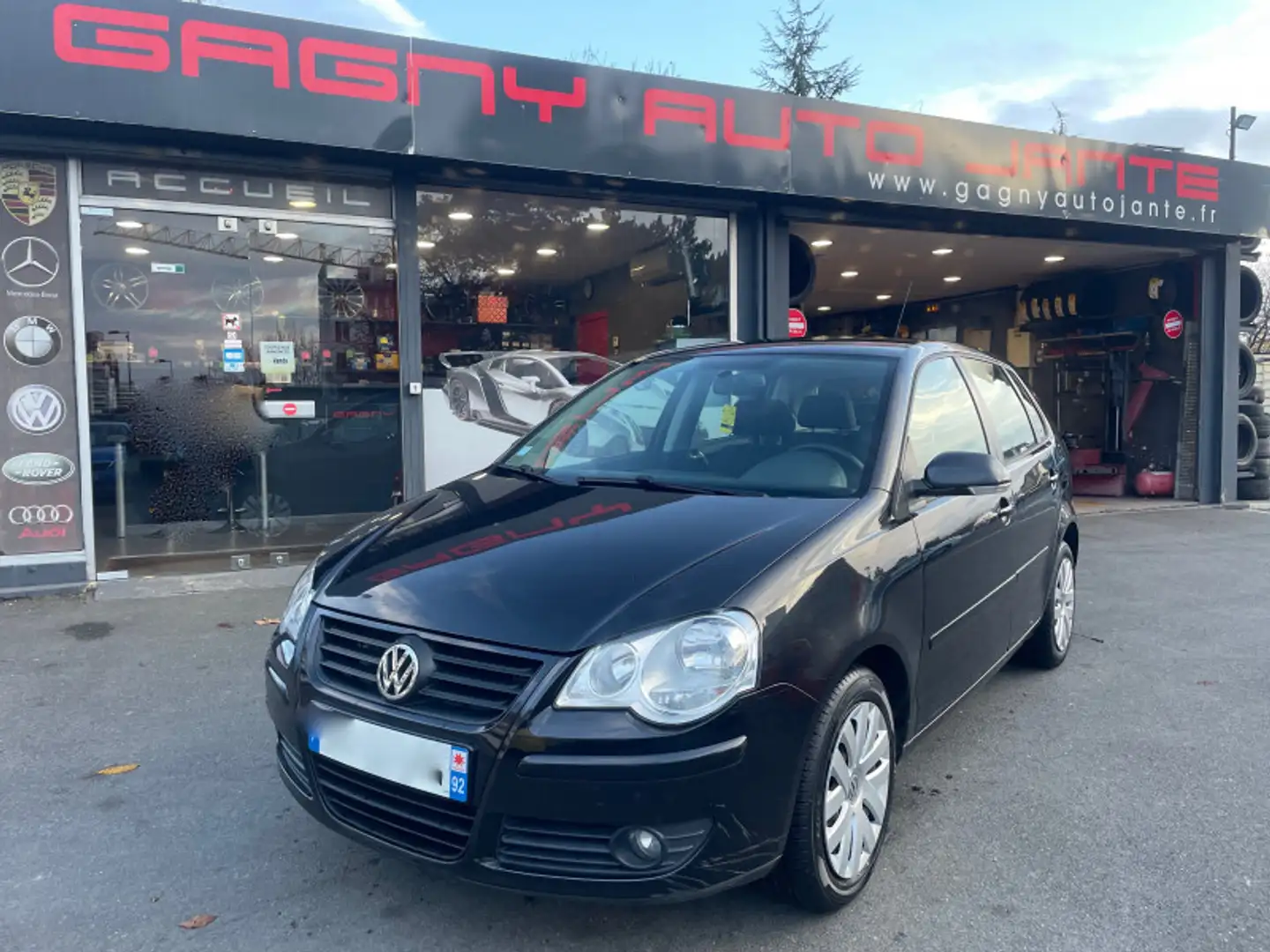 Volkswagen Polo 1.2 65CH CONFORT 5P 2eme MAIN Noir - 1