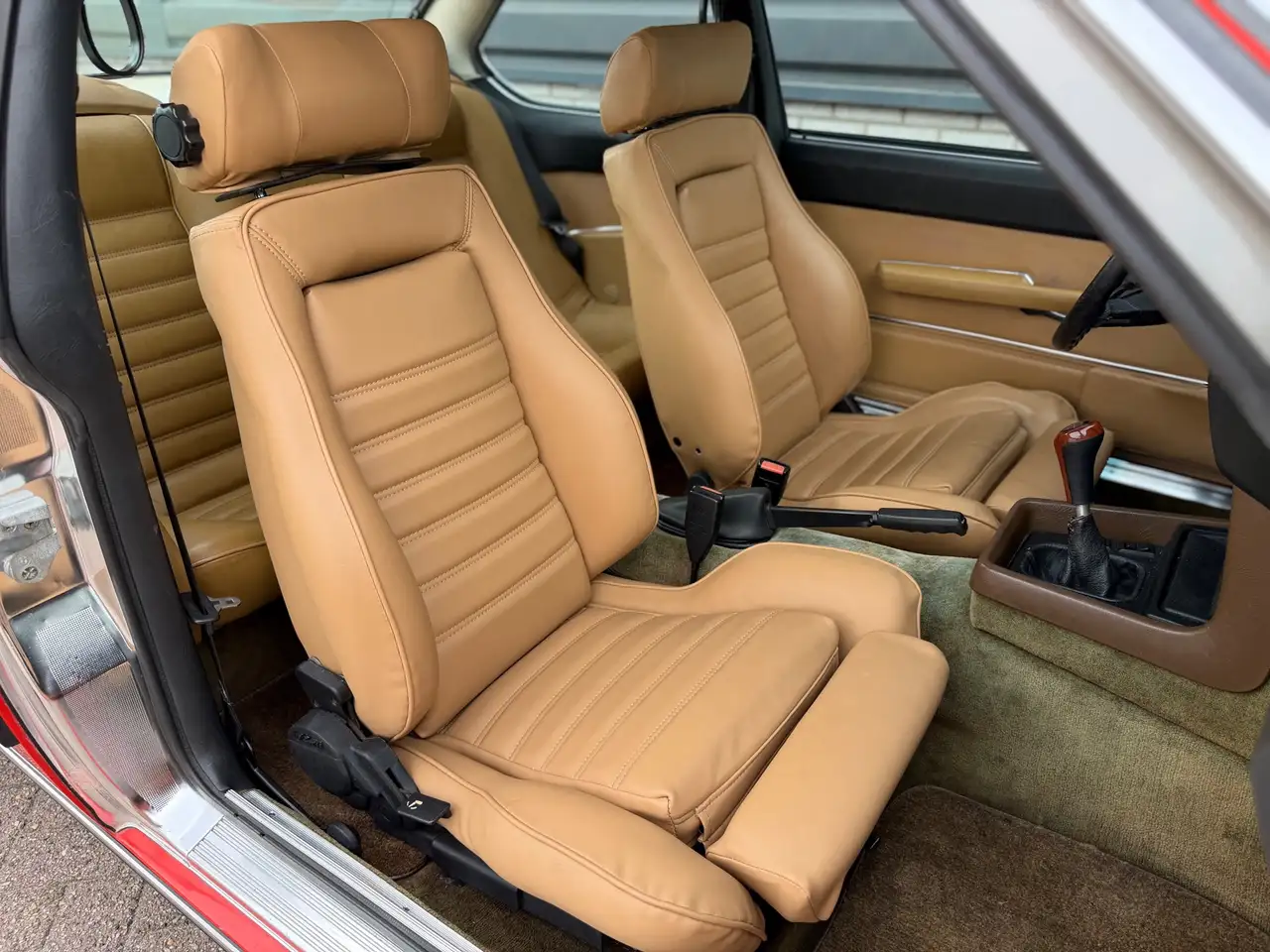 BMW 633 6-serie CSI E24 Handgeschakeld | Henna Red | Airco, foto 9