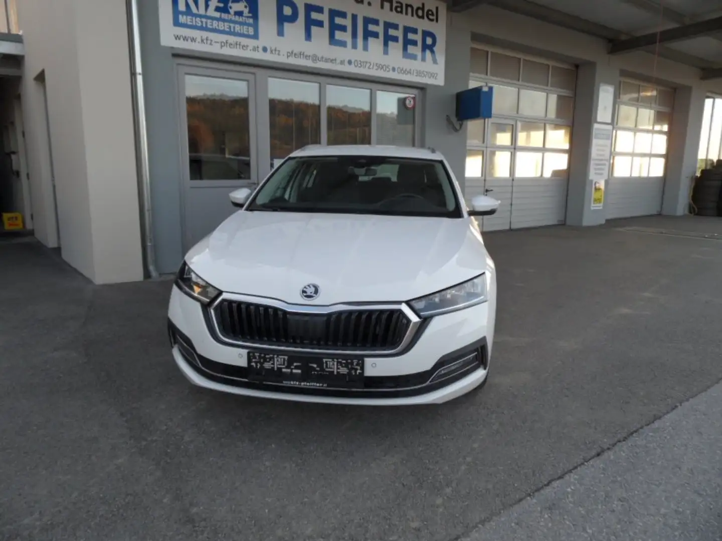 Skoda Octavia Combi 2,0 TDI Style DSG, ACC, Lane assist, ... Weiß - 1