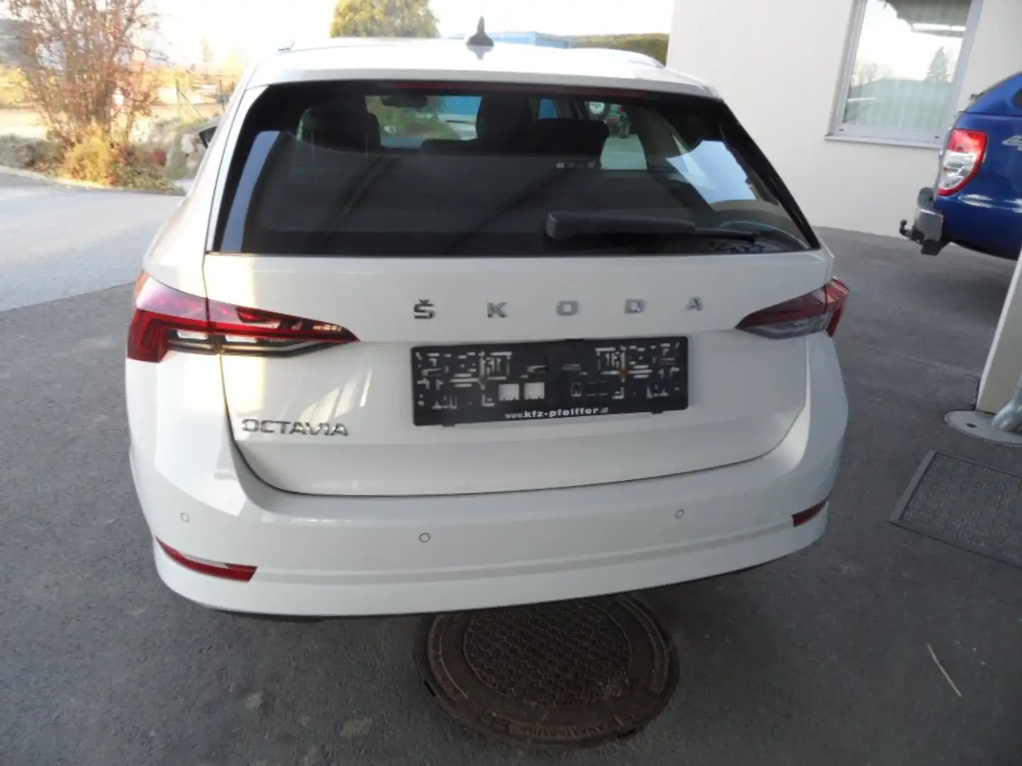 Skoda Octavia Combi 2,0 TDI Style DSG, ACC, Lane assist, ... Weiß - 2