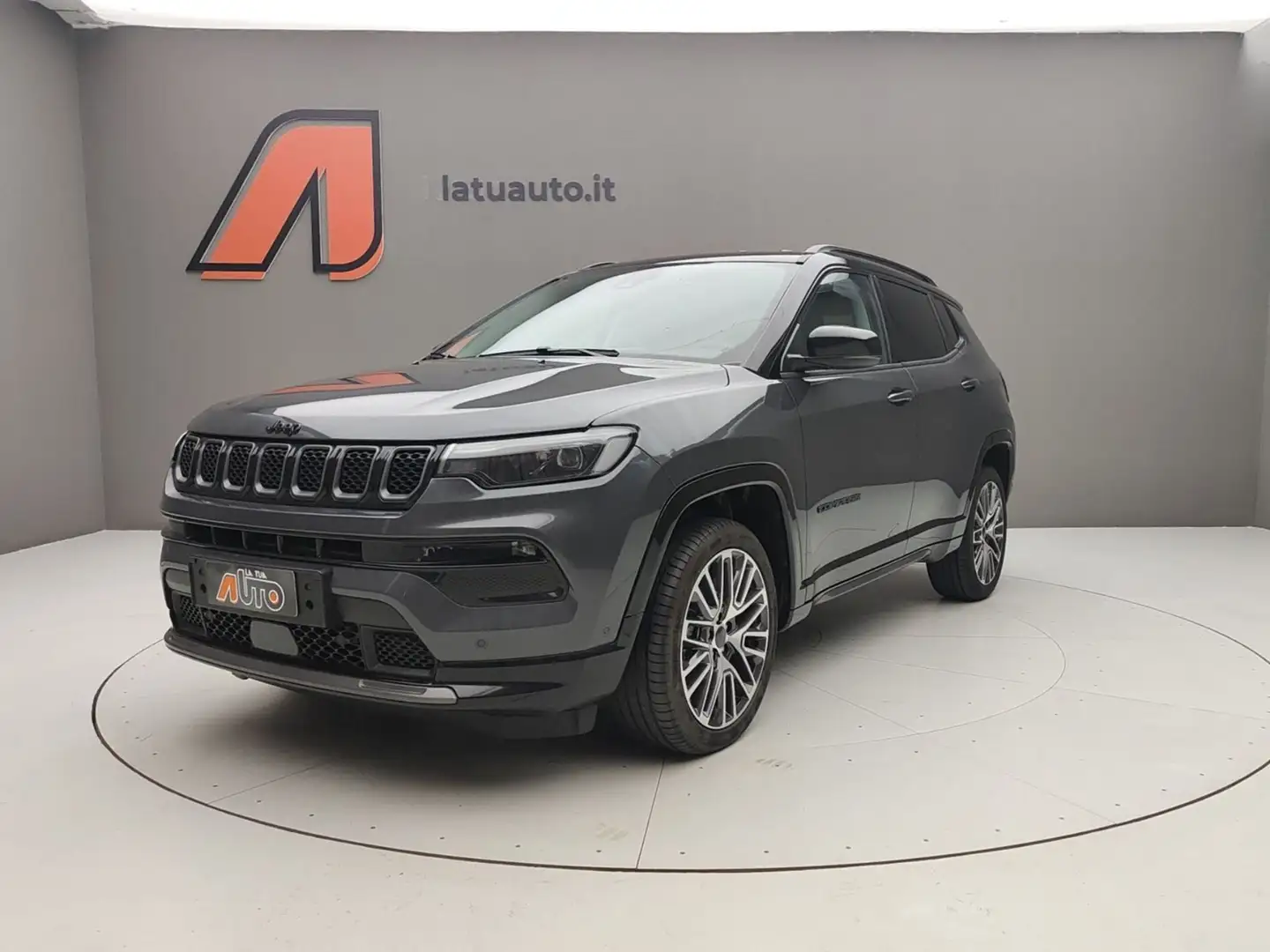 Jeep Compass 1.5 T4 130CV HYBRID SUMMIT DCT7 Zwart - 1