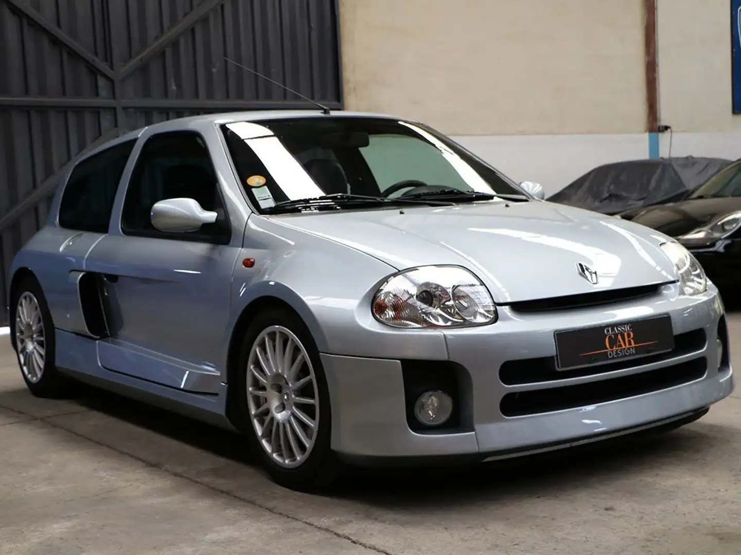 Renault Clio Clio 2.9i V6 Gris - 1
