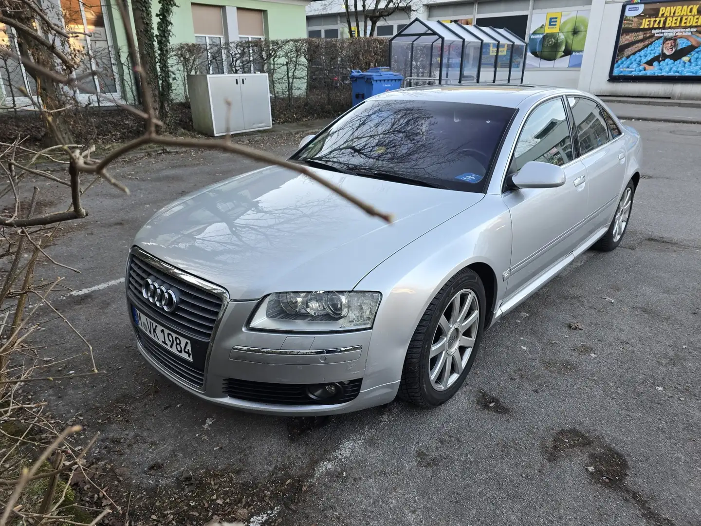 Audi A8 4.2 quattro - 1