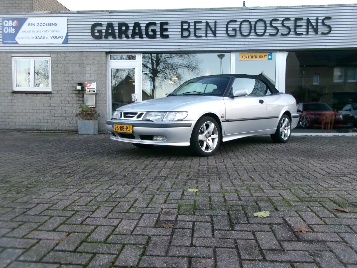Saab 9-3 Cabrio 2.0t SE Šedá - 1