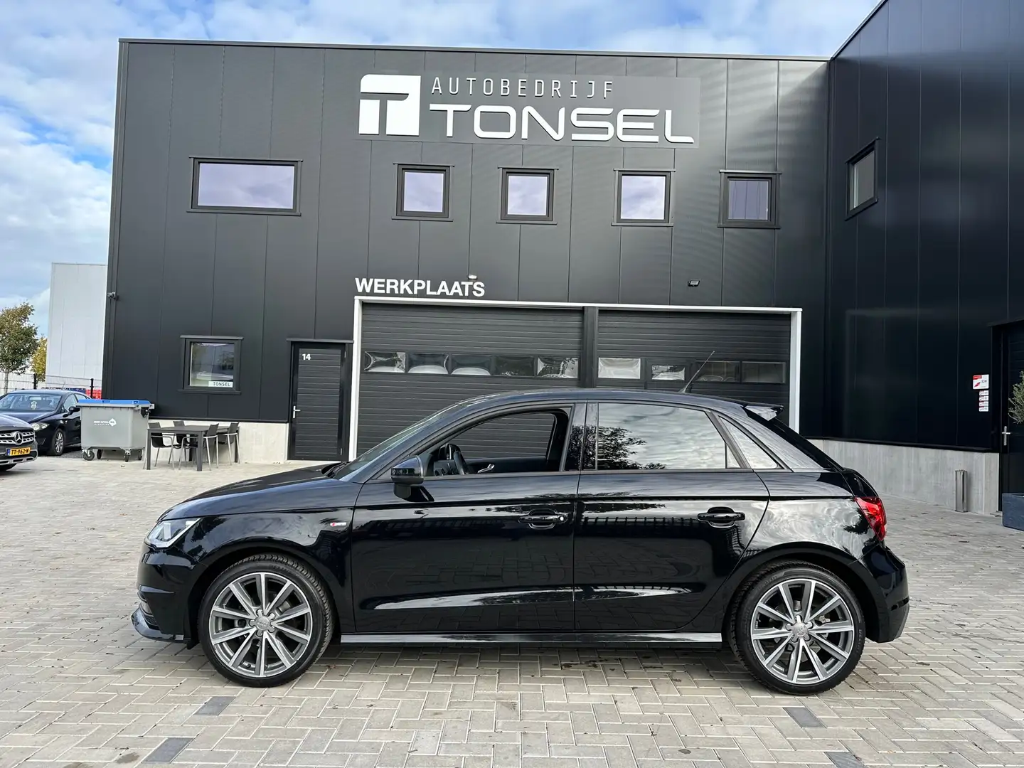 Audi A1 Sportback 1.0 TFSI S-Line / Leder / Navigatie / Cr Noir - 2
