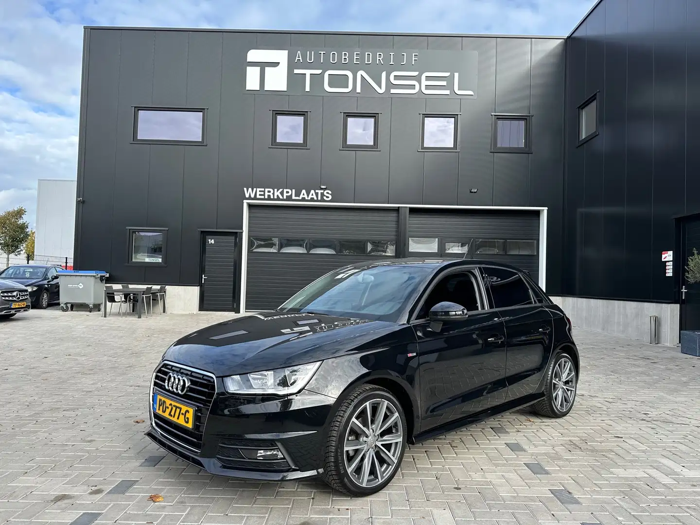 Audi A1 Sportback 1.0 TFSI S-Line / Leder / Navigatie / Cr Noir - 1