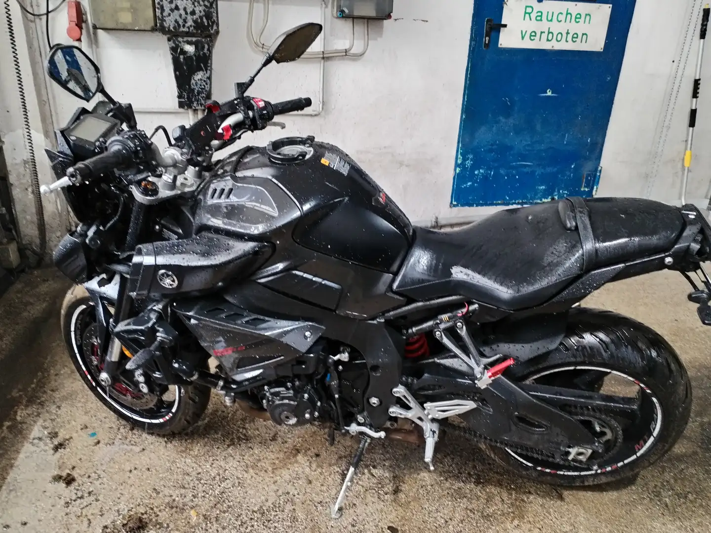 Yamaha MT-10 Nero - 1