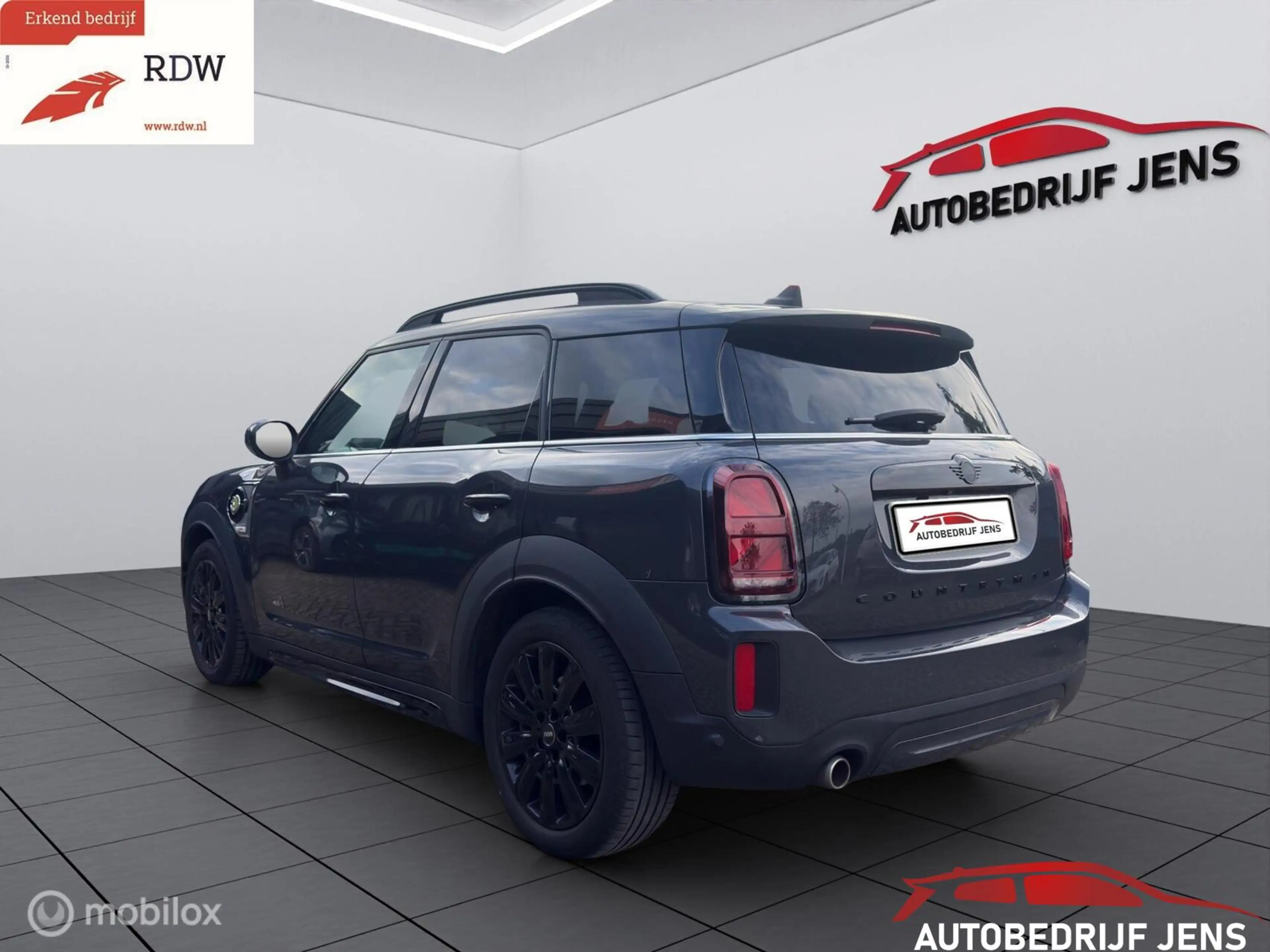 MINI Cooper SE Countryman 1.5 ALL4 Chili — photo 10