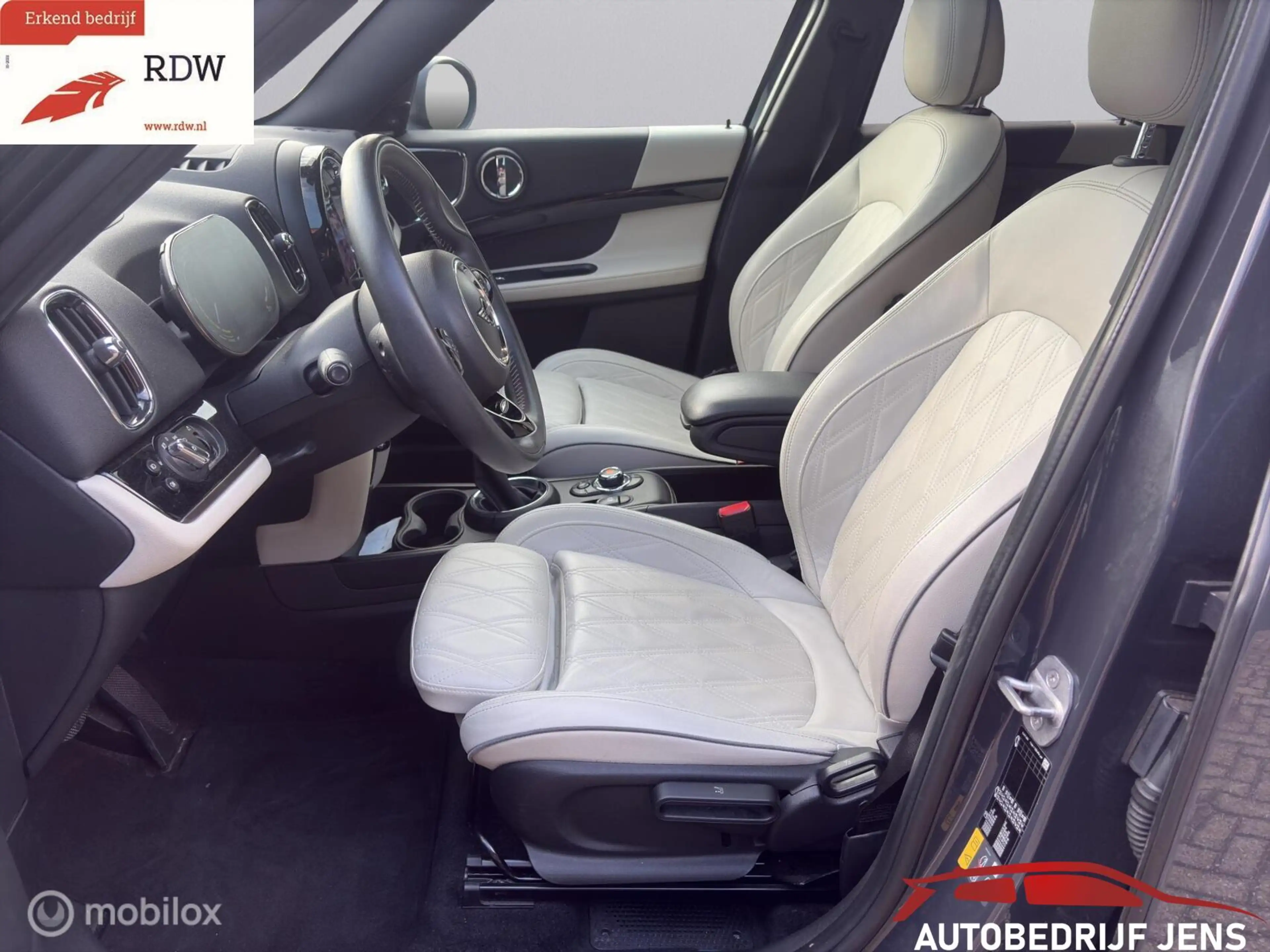 MINI Cooper SE Countryman 1.5 ALL4 Chili — photo 4