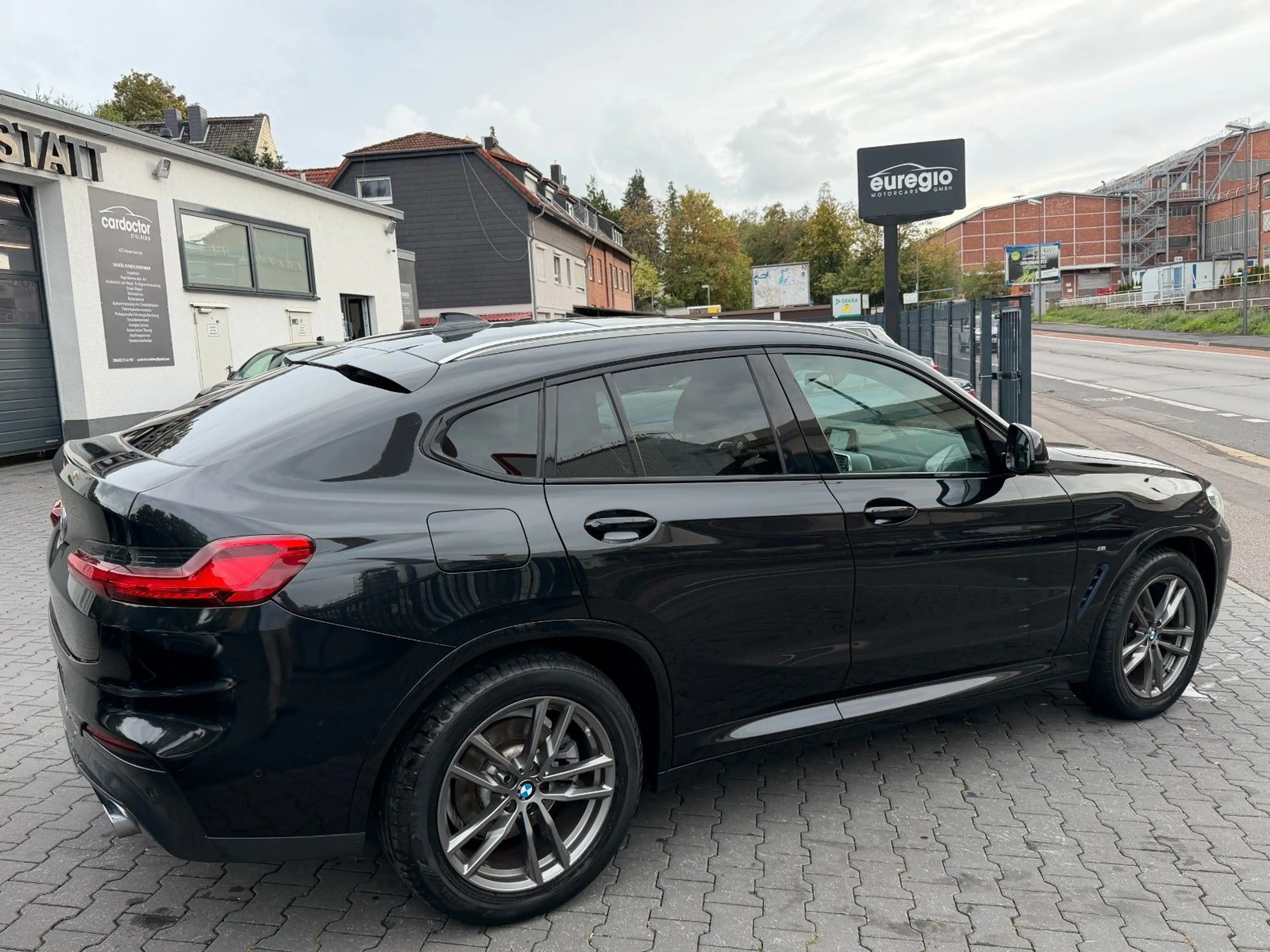 BMW X4 xDrive 20 i Panorama - LED - M Sportpaket /// — photo 11