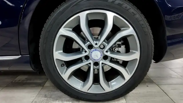 Mercedes-Benz C-Class view 14