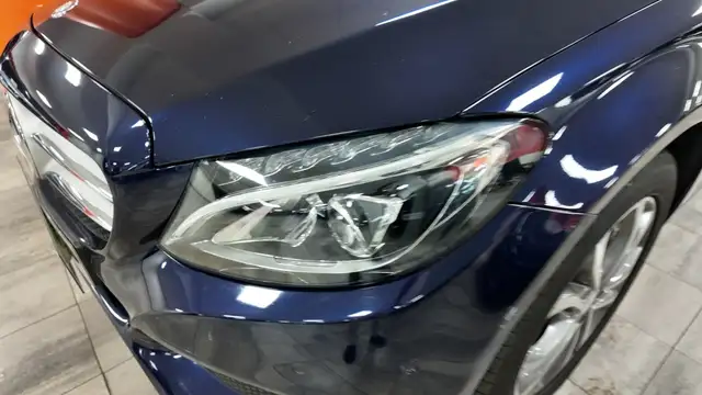 Mercedes-Benz C-Class view 11