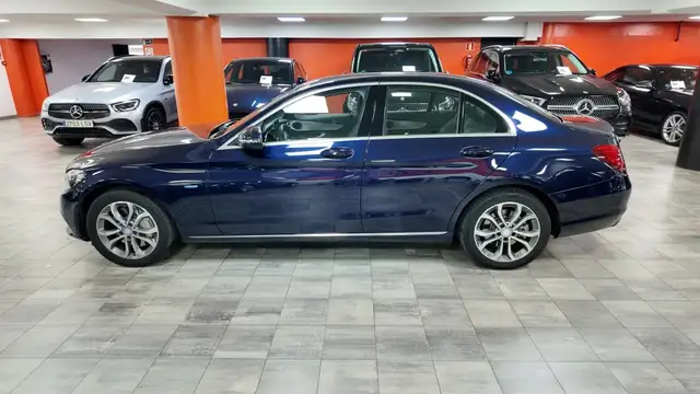 Mercedes-Benz C-Class view 4
