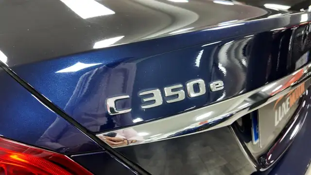 Mercedes-Benz C-Class view 15