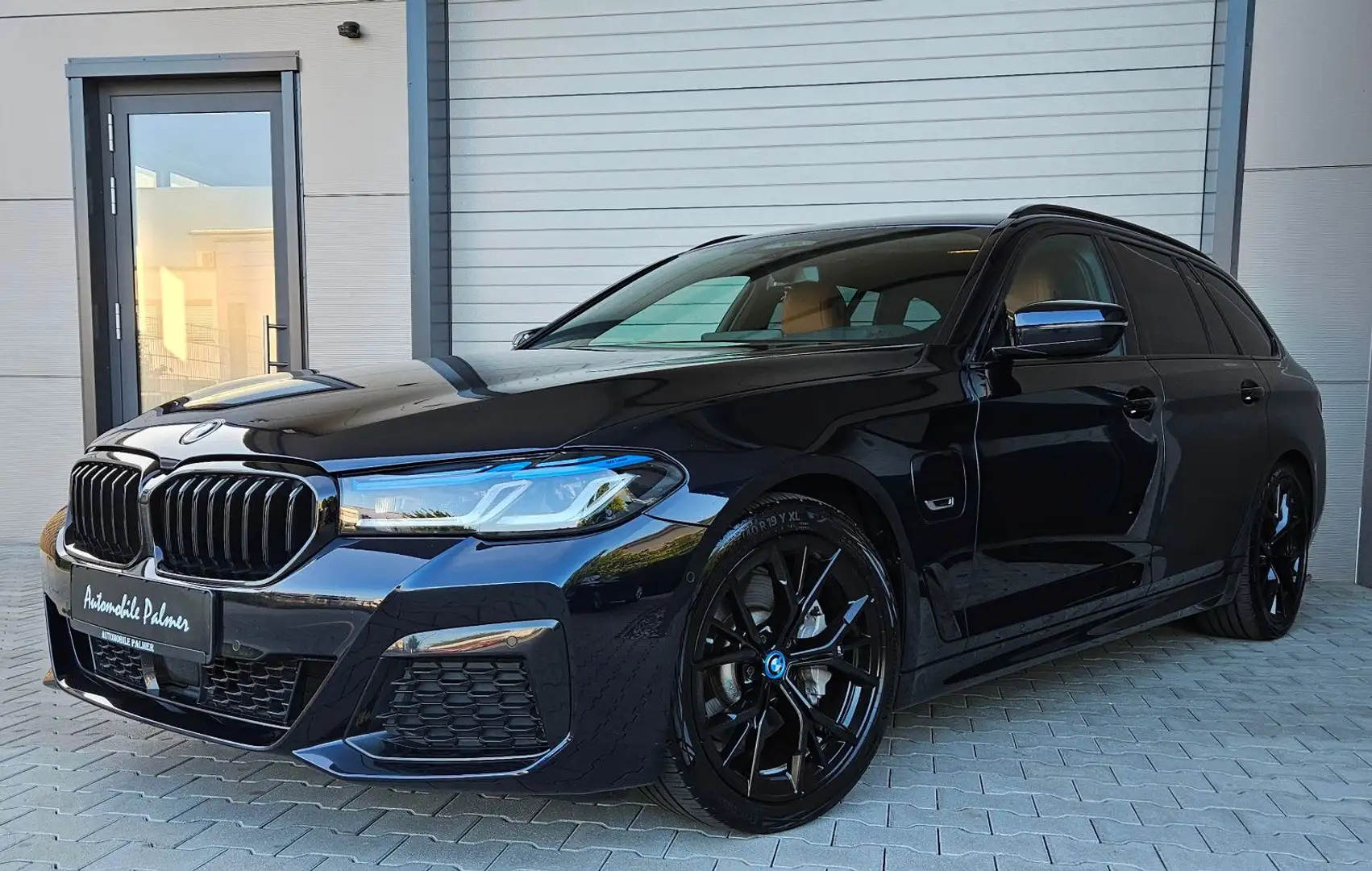BMW 530 e xDrive M Sport 1Hand 19 Zoll Schwarz - 1